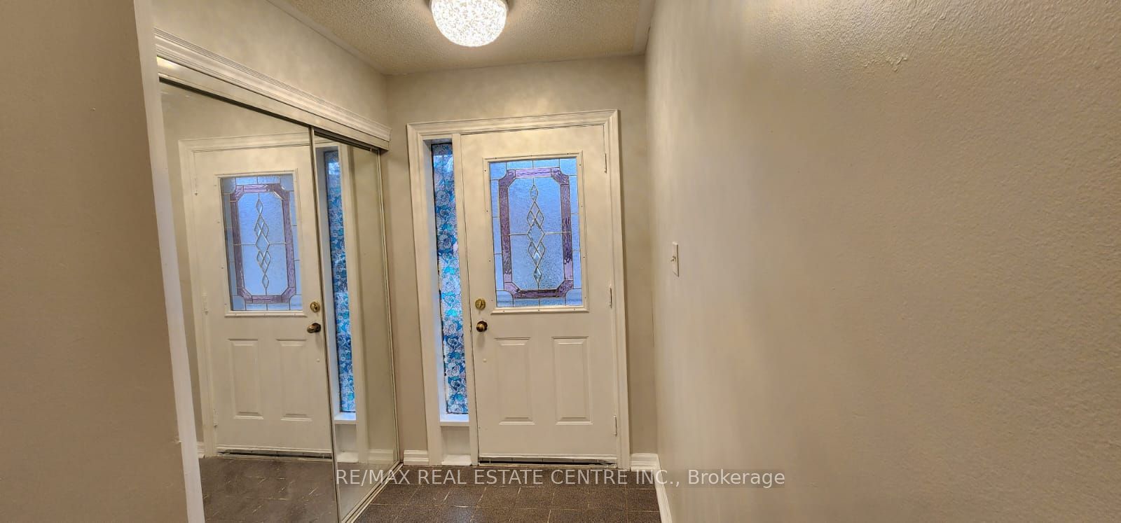 6850 Dillingwood Drive Property Photo 2