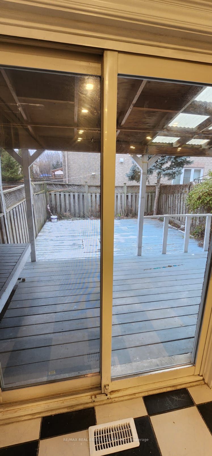 6850 Dillingwood Drive Property Photo 11