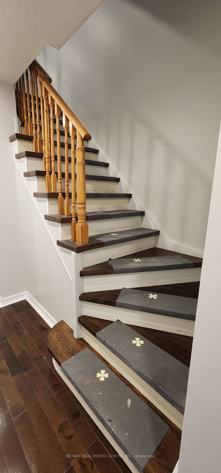 6850 Dillingwood Drive Property Photo 13