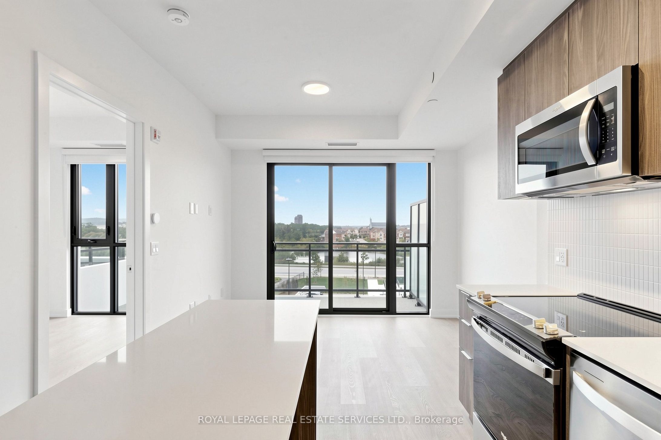 740 Whitlock Avenue 405 Property Photo 10