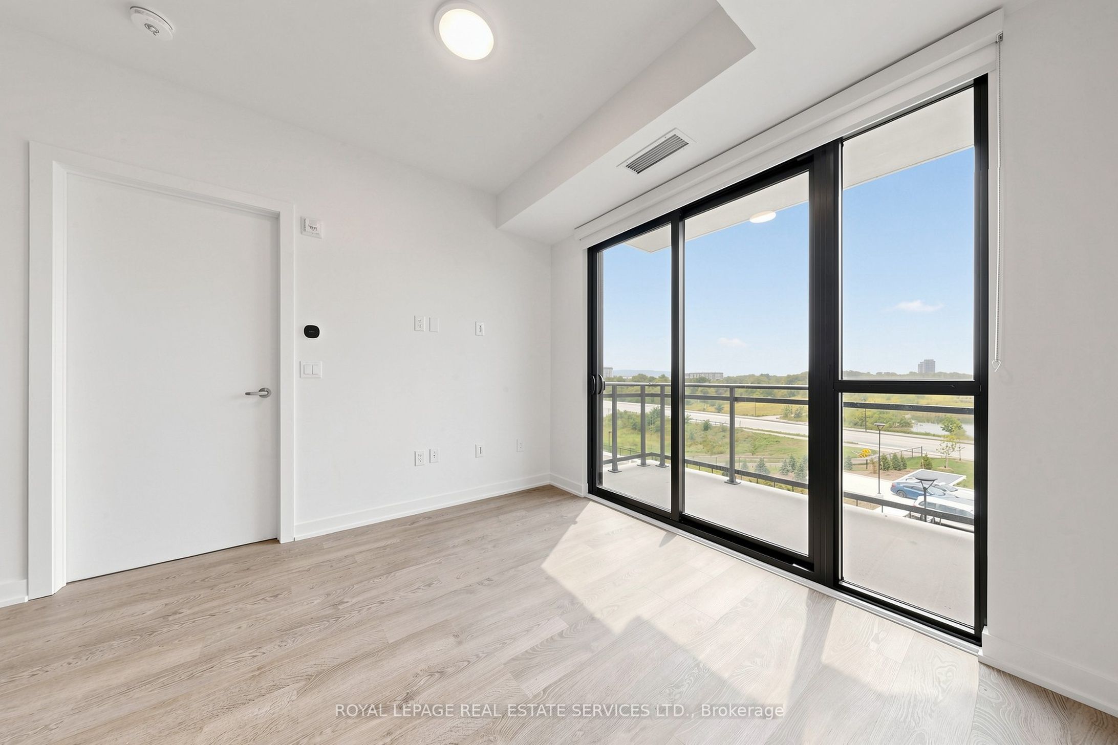 740 Whitlock Avenue 405 Property Photo 12