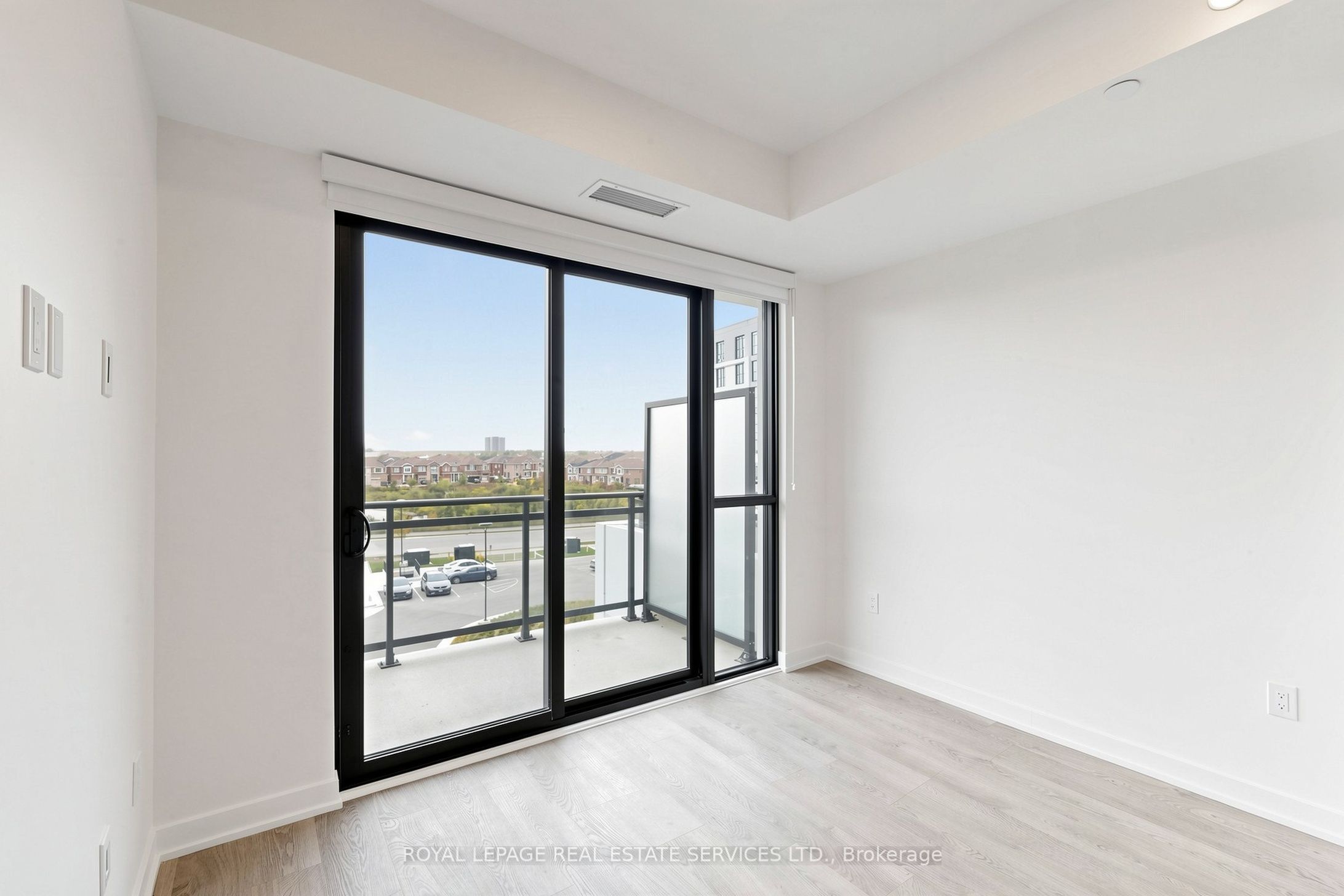 740 Whitlock Avenue 405 Property Photo 14