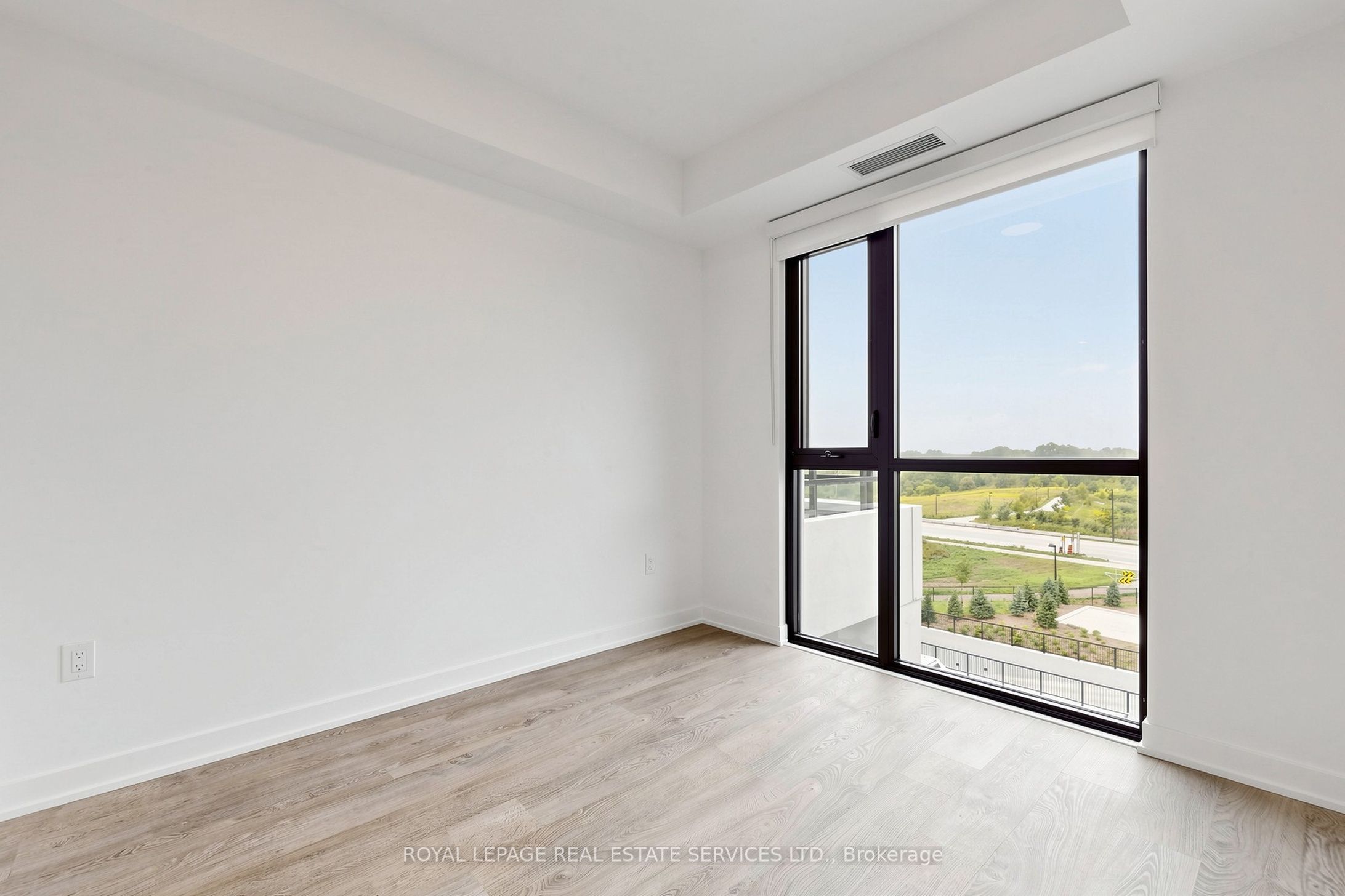 740 Whitlock Avenue 405 Property Photo 17