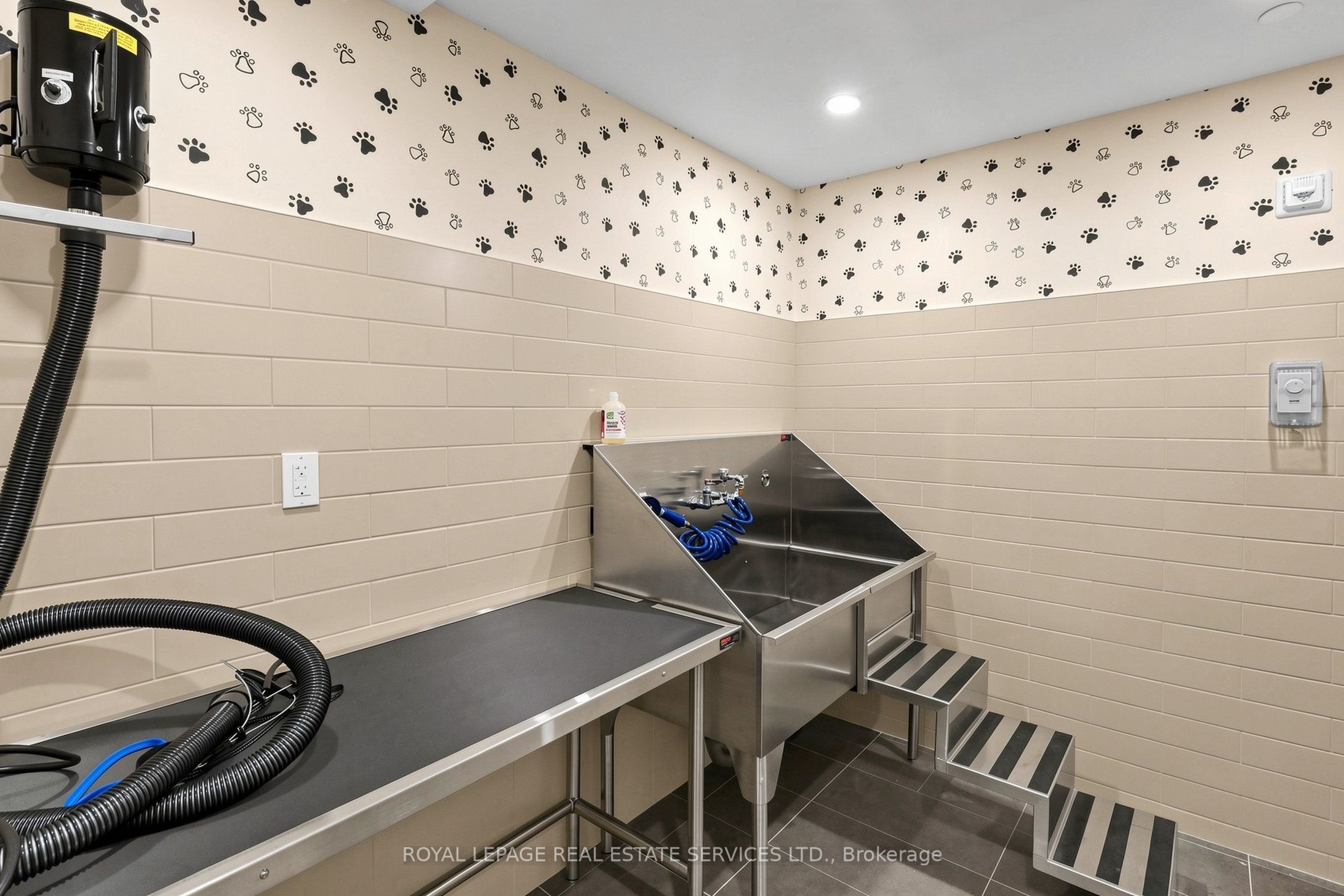 740 Whitlock Avenue 405 Property Photo 25