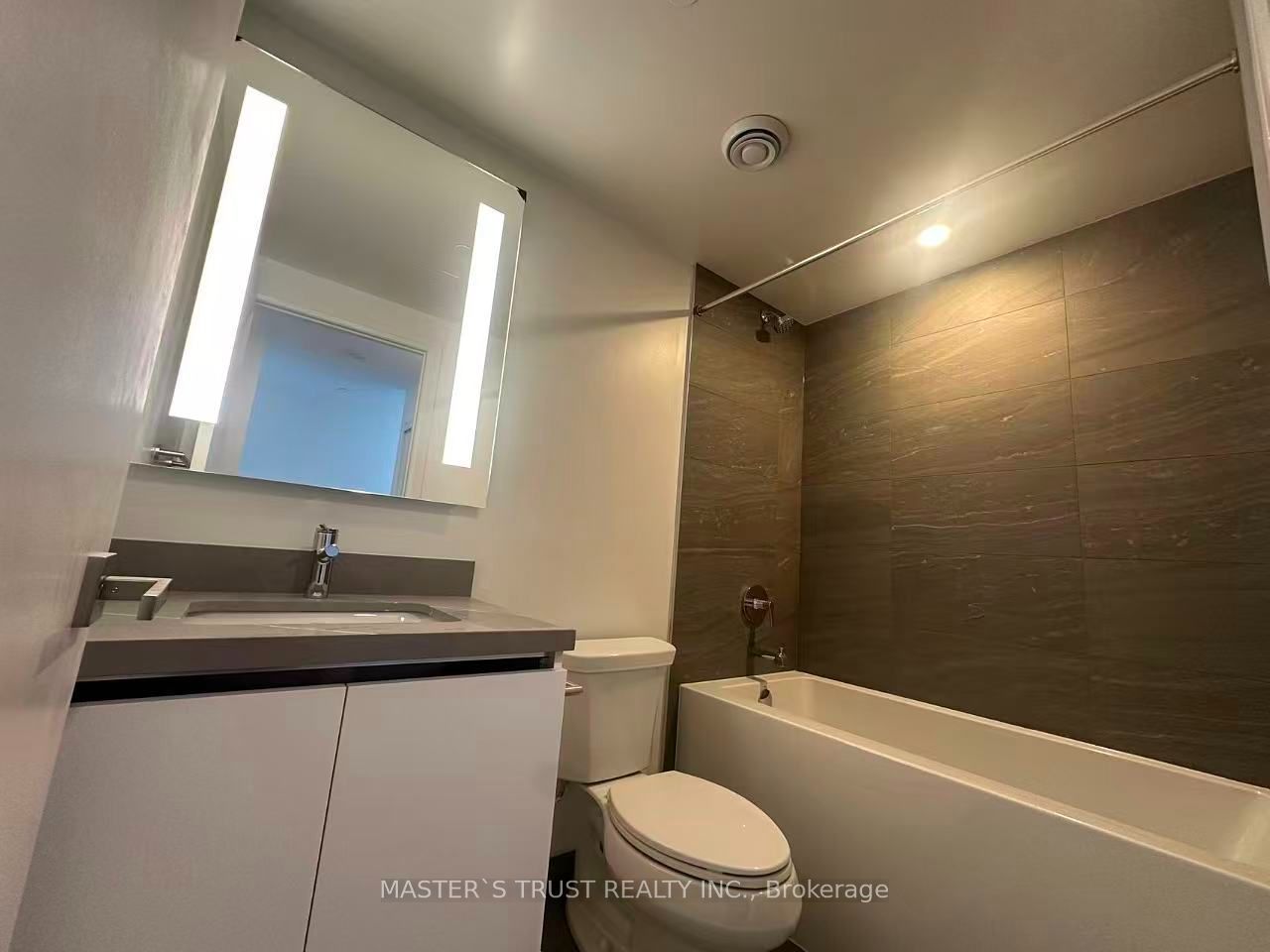 4015 The Exchange S 5404 Property Photo 10