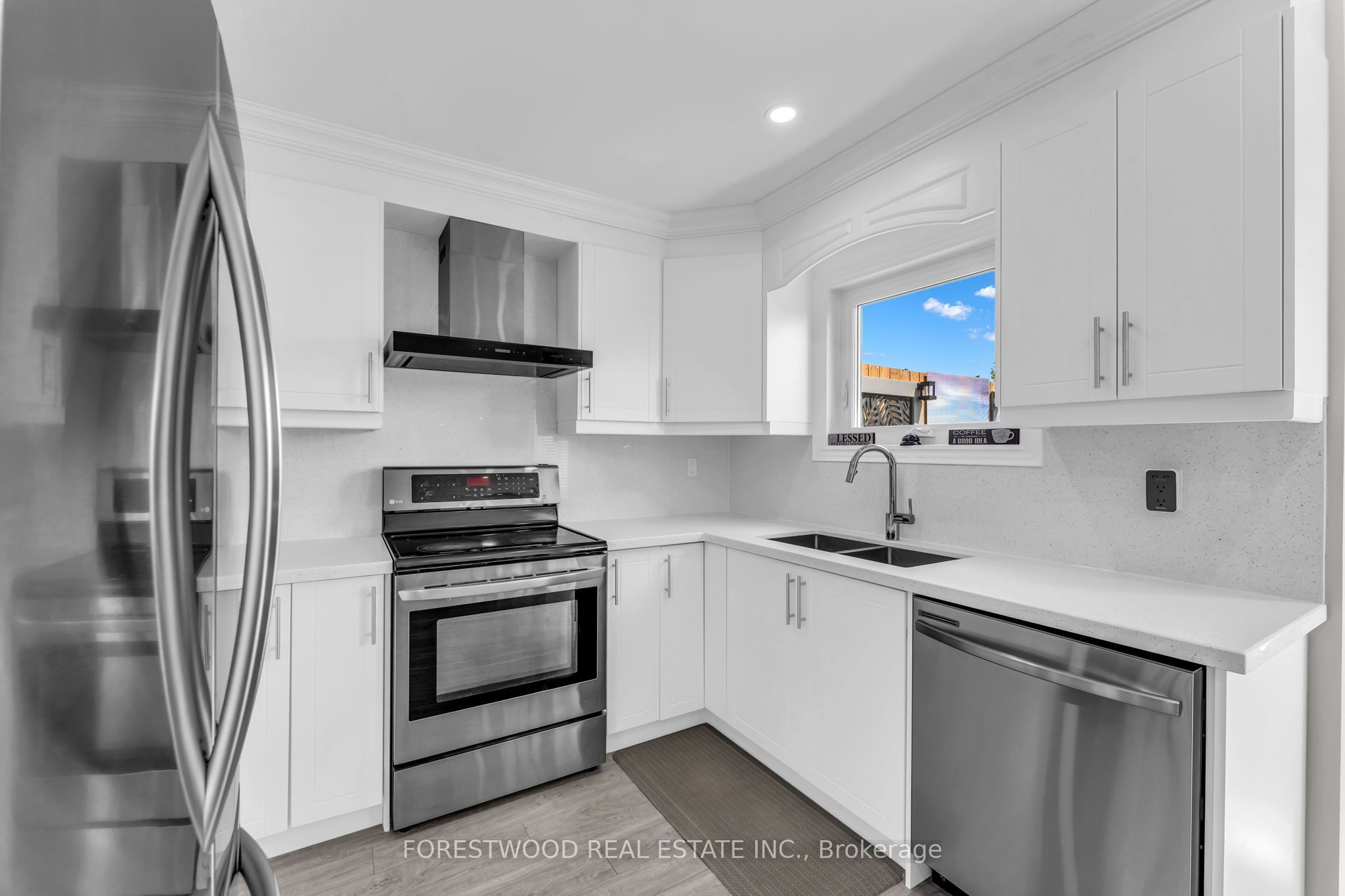 451 Jay Crescent Property Photo 13