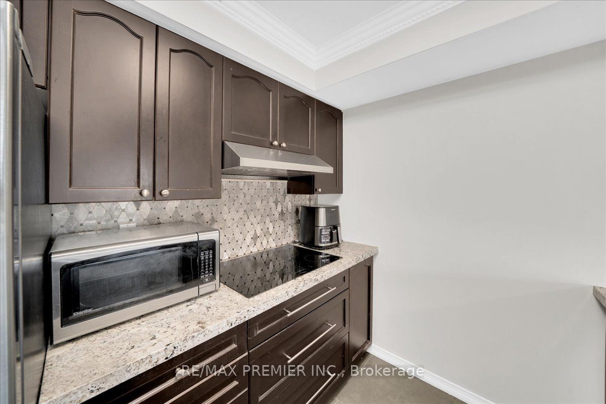 141 Isaac Devins Boulevard 8 Property Photo 10