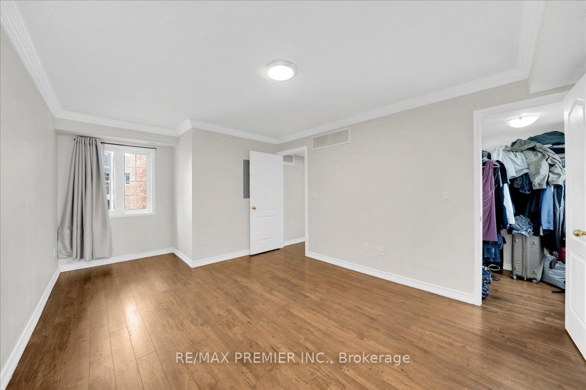 141 Isaac Devins Boulevard 8 Property Photo 14