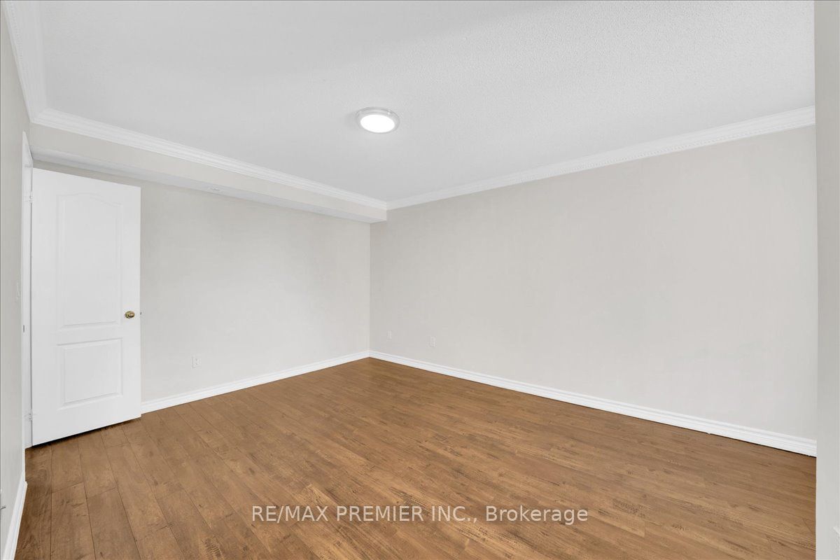 141 Isaac Devins Boulevard 8 Property Photo 15