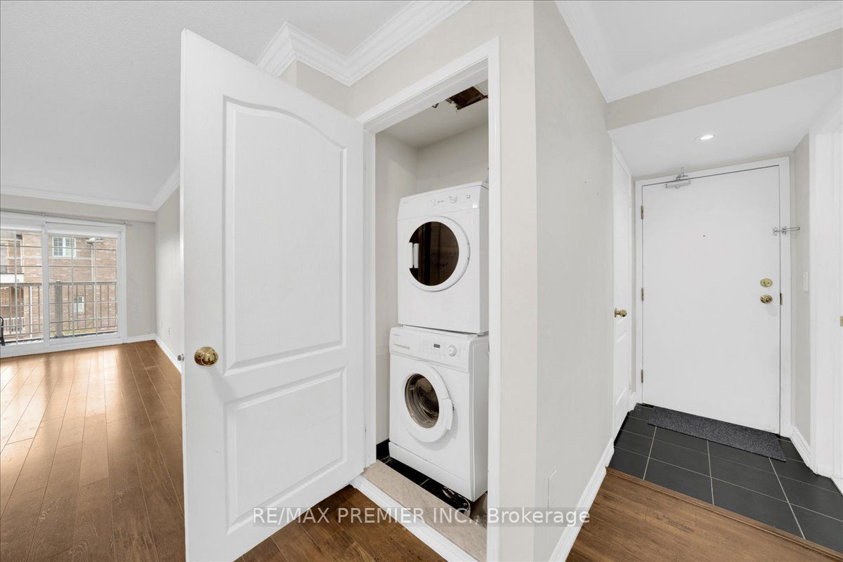 141 Isaac Devins Boulevard 8 Property Photo 18