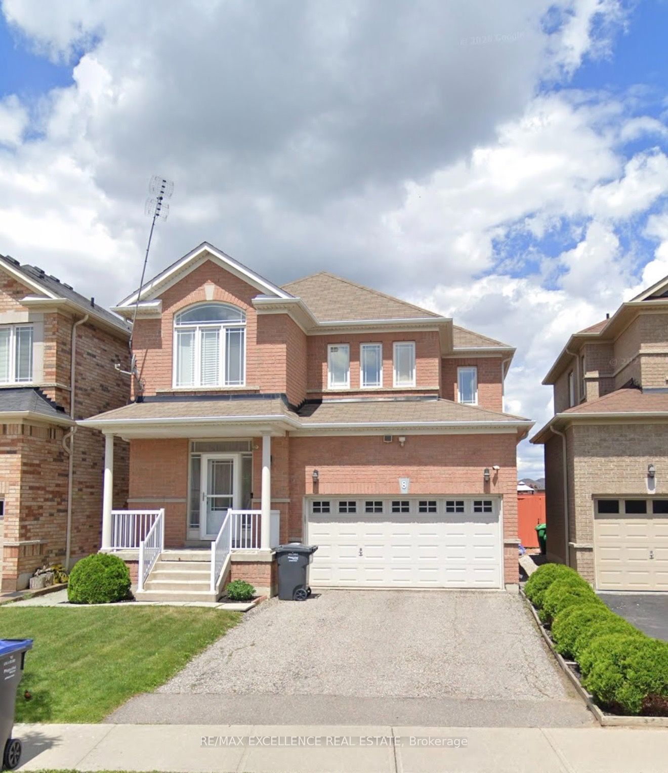 8 Lynngrove Way Property Photo 1