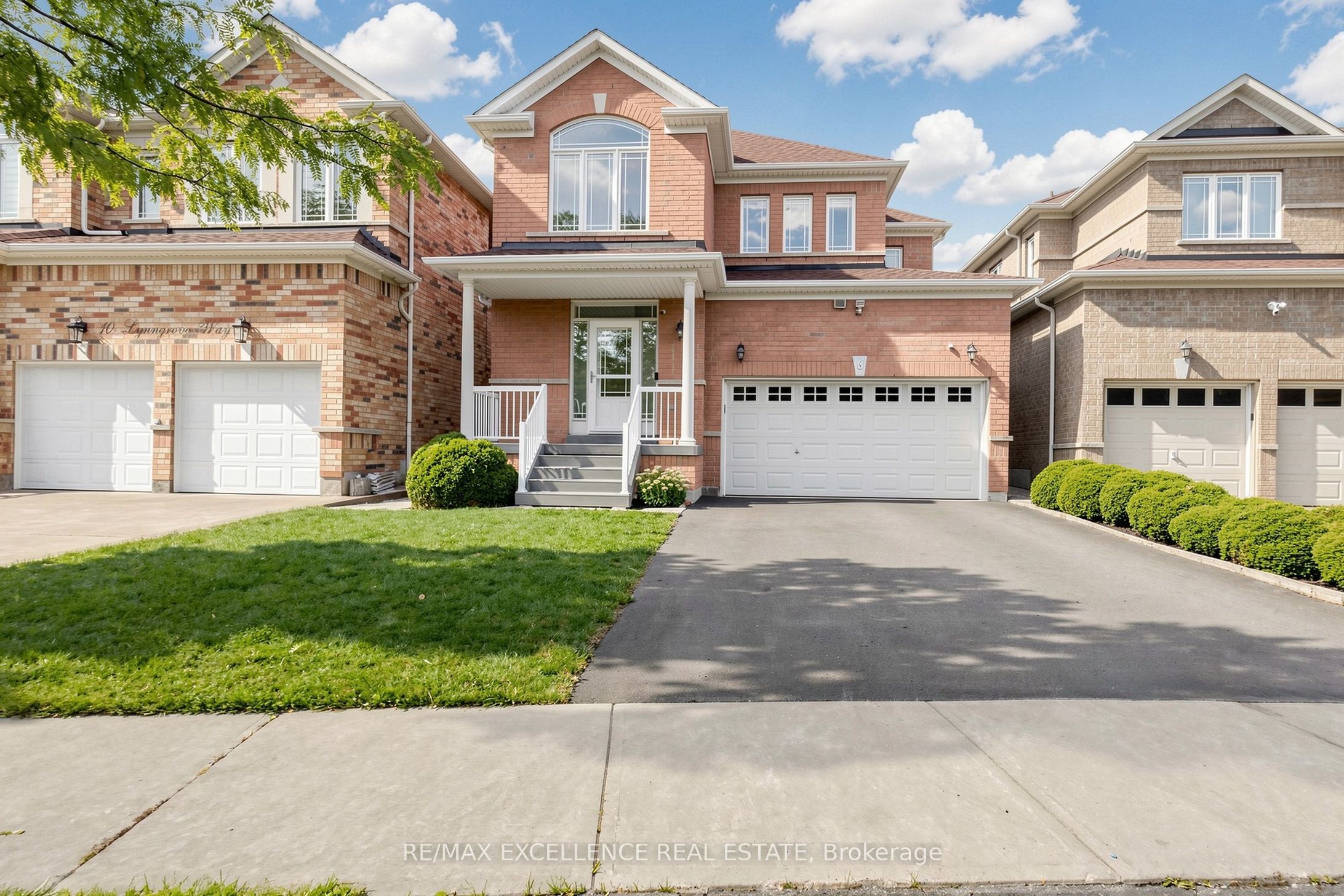 8 Lynngrove Way Property Photo 1