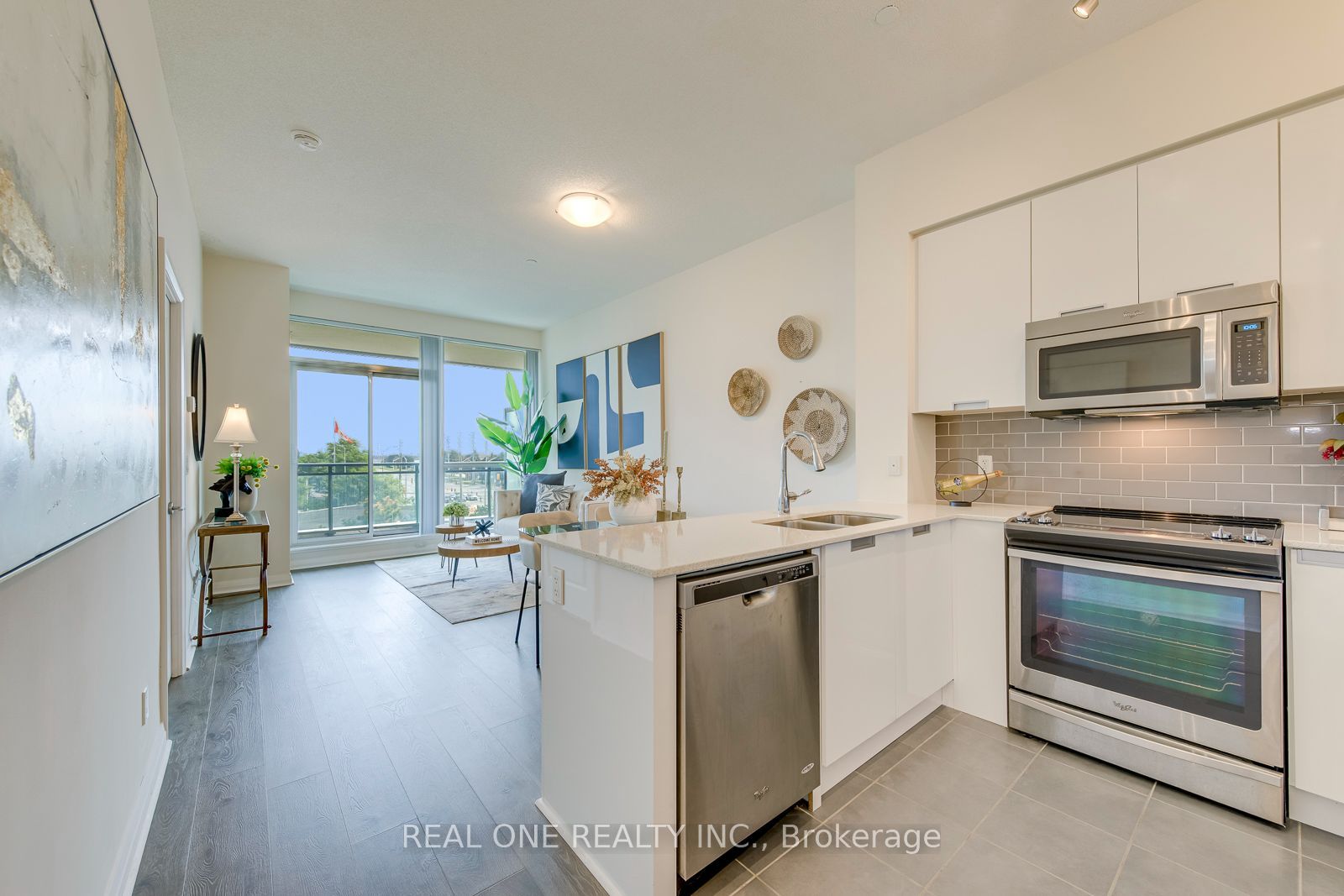 55 Eglinton Avenue W 407 Property Photo 10