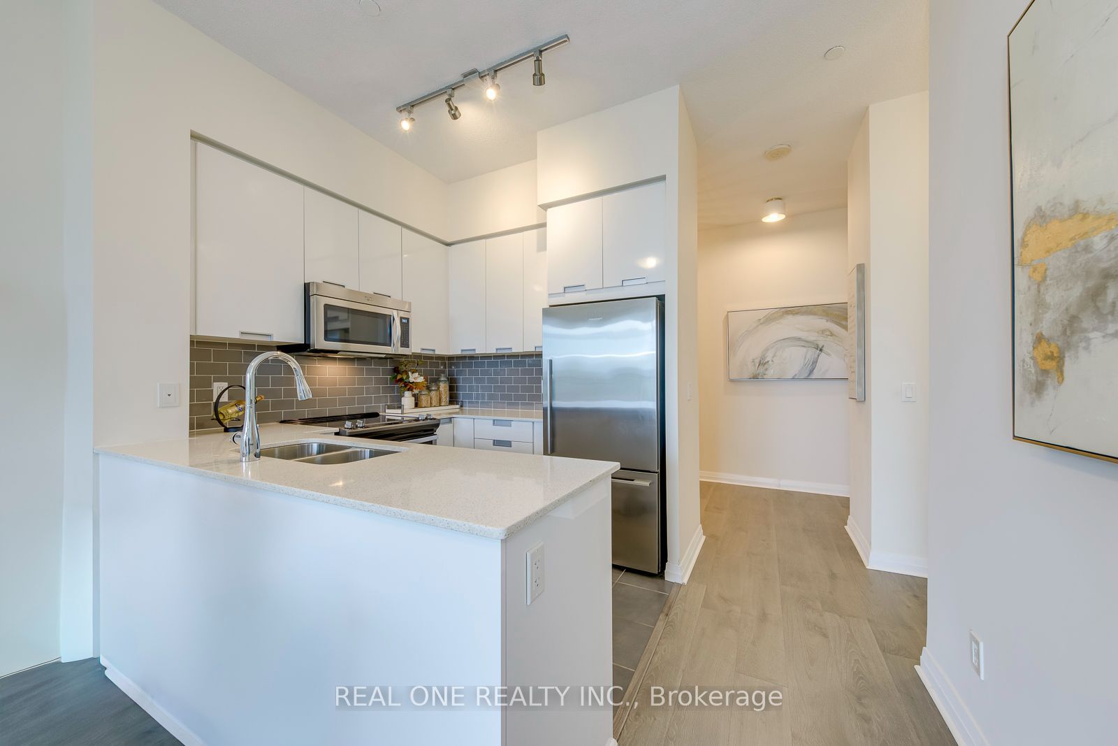 55 Eglinton Avenue W 407 Property Photo 11