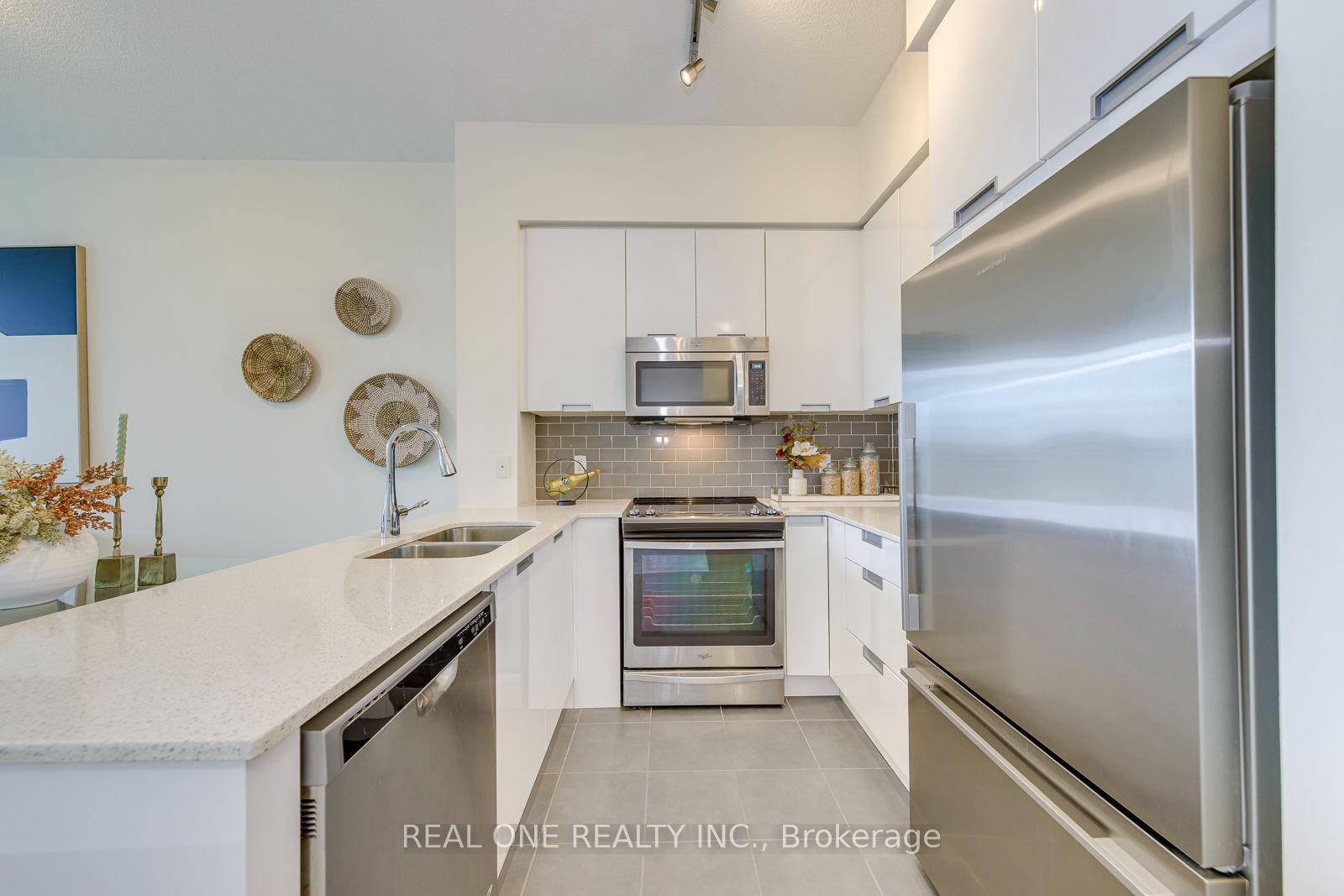 55 Eglinton Avenue W 407 Property Photo 12