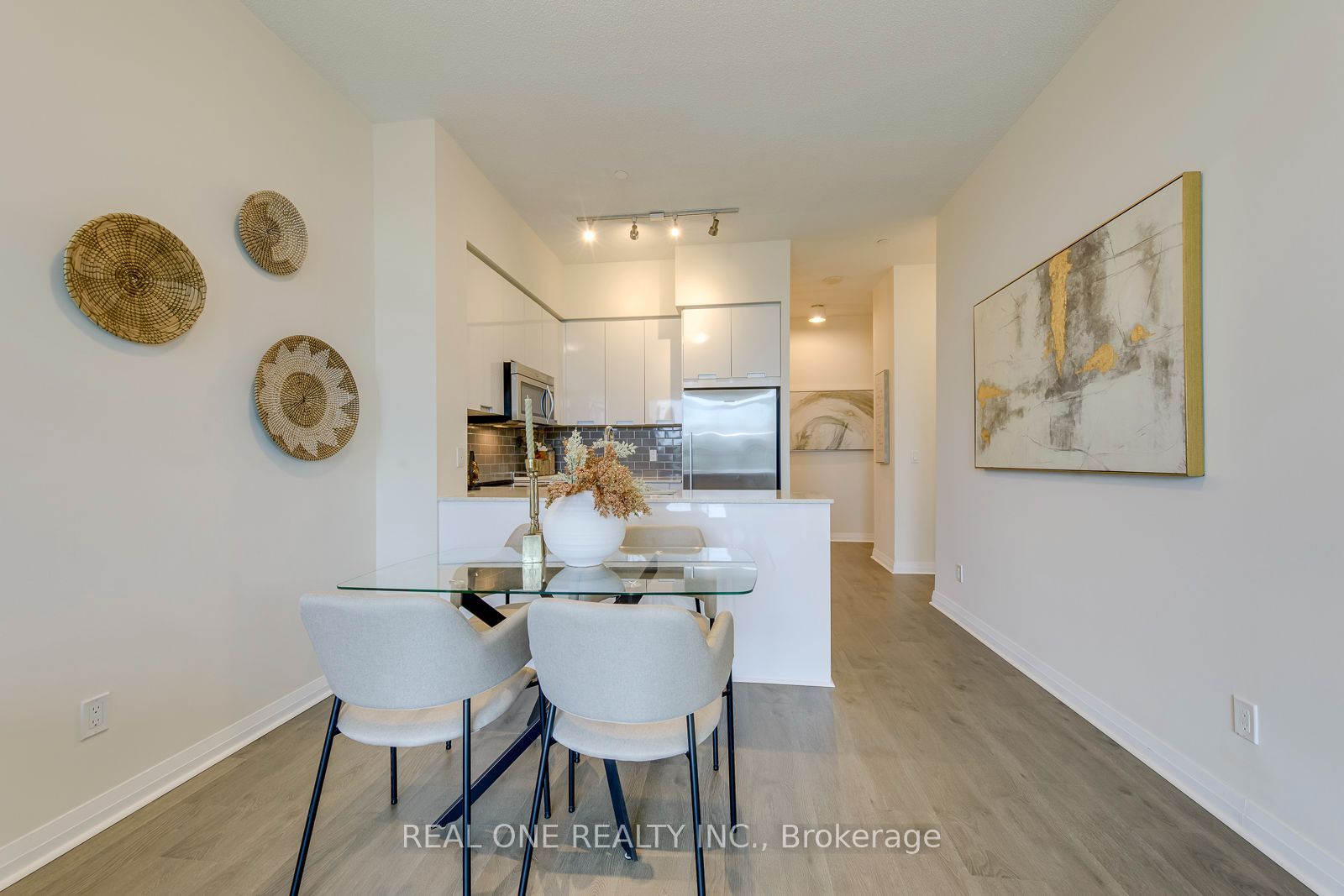 55 Eglinton Avenue W 407 Property Photo 16