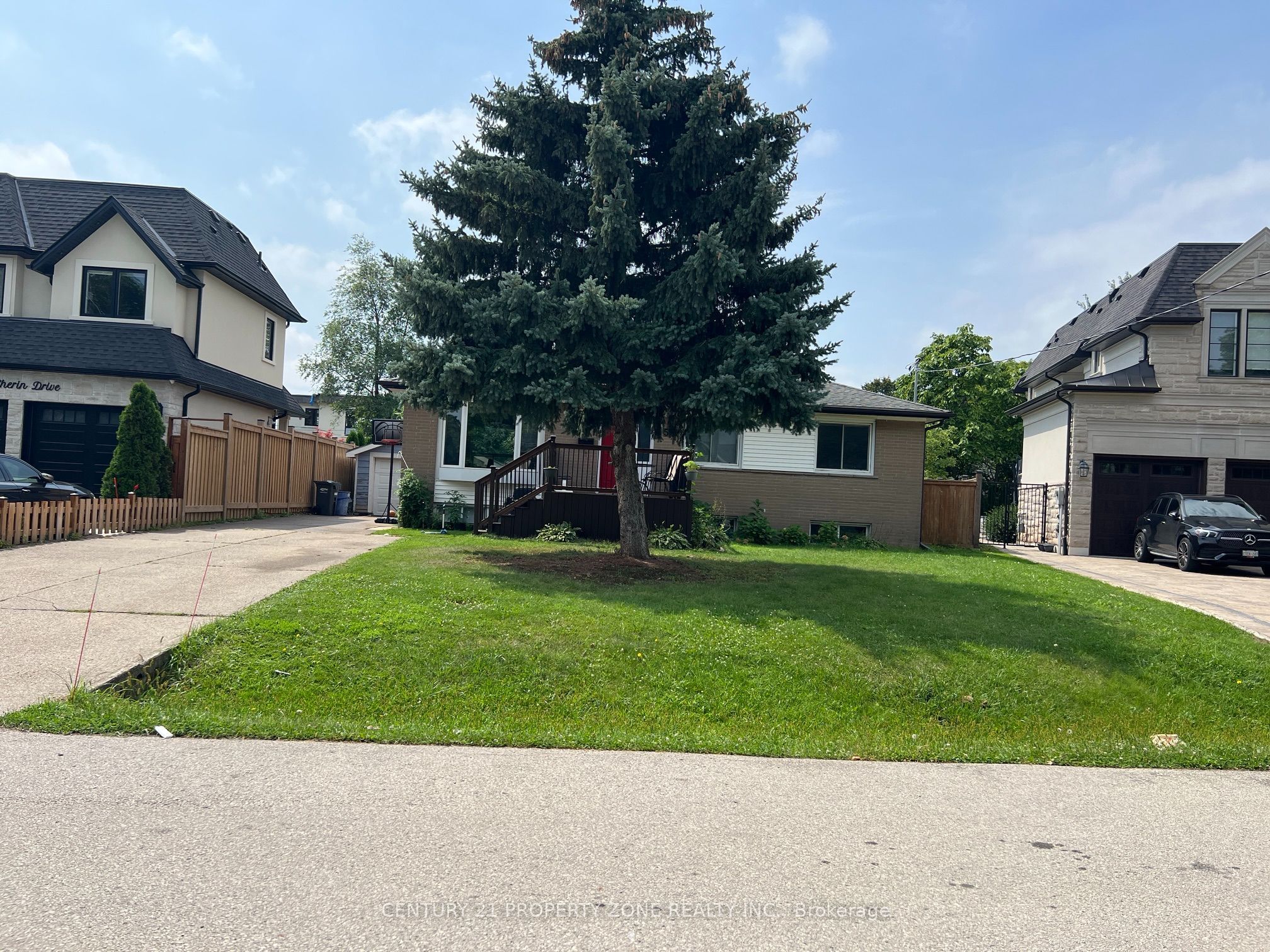 556 Sherin Drive Property Photo 1