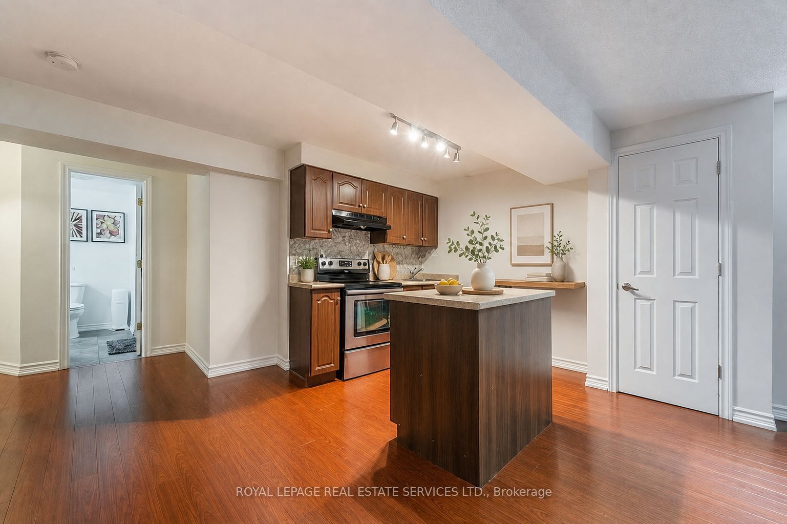 243 Mcdougall Cross Property Photo 14