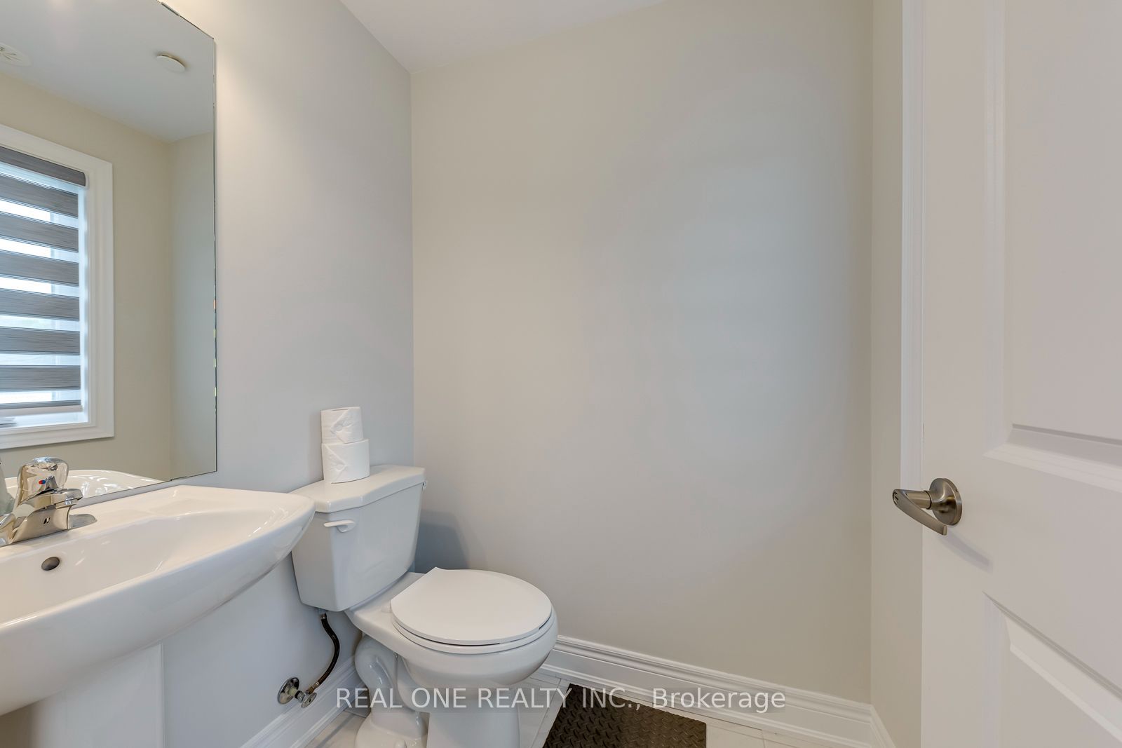 2140 Trafalgar Road 44 Property Photo 7