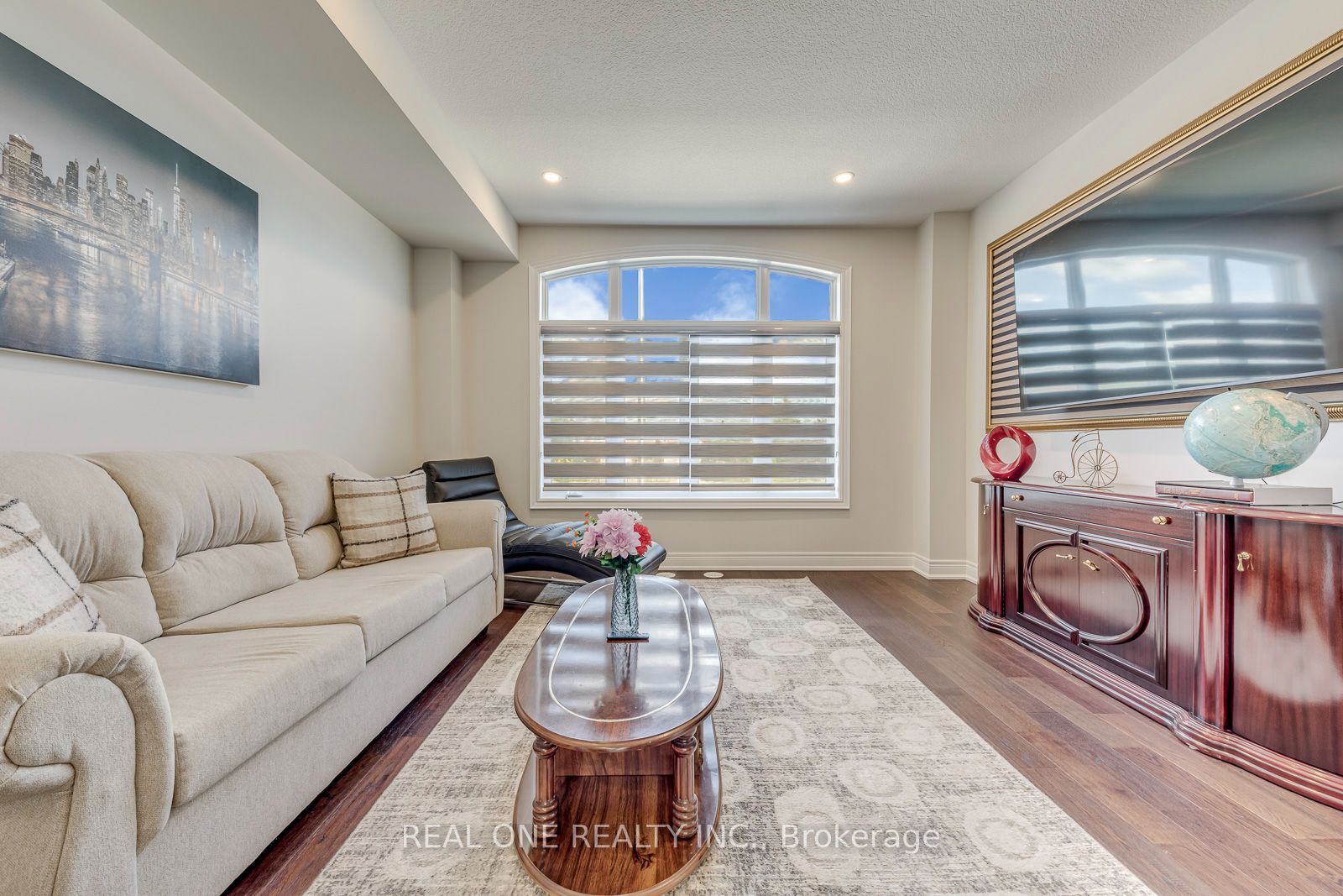 2140 Trafalgar Road 44 Property Photo 11