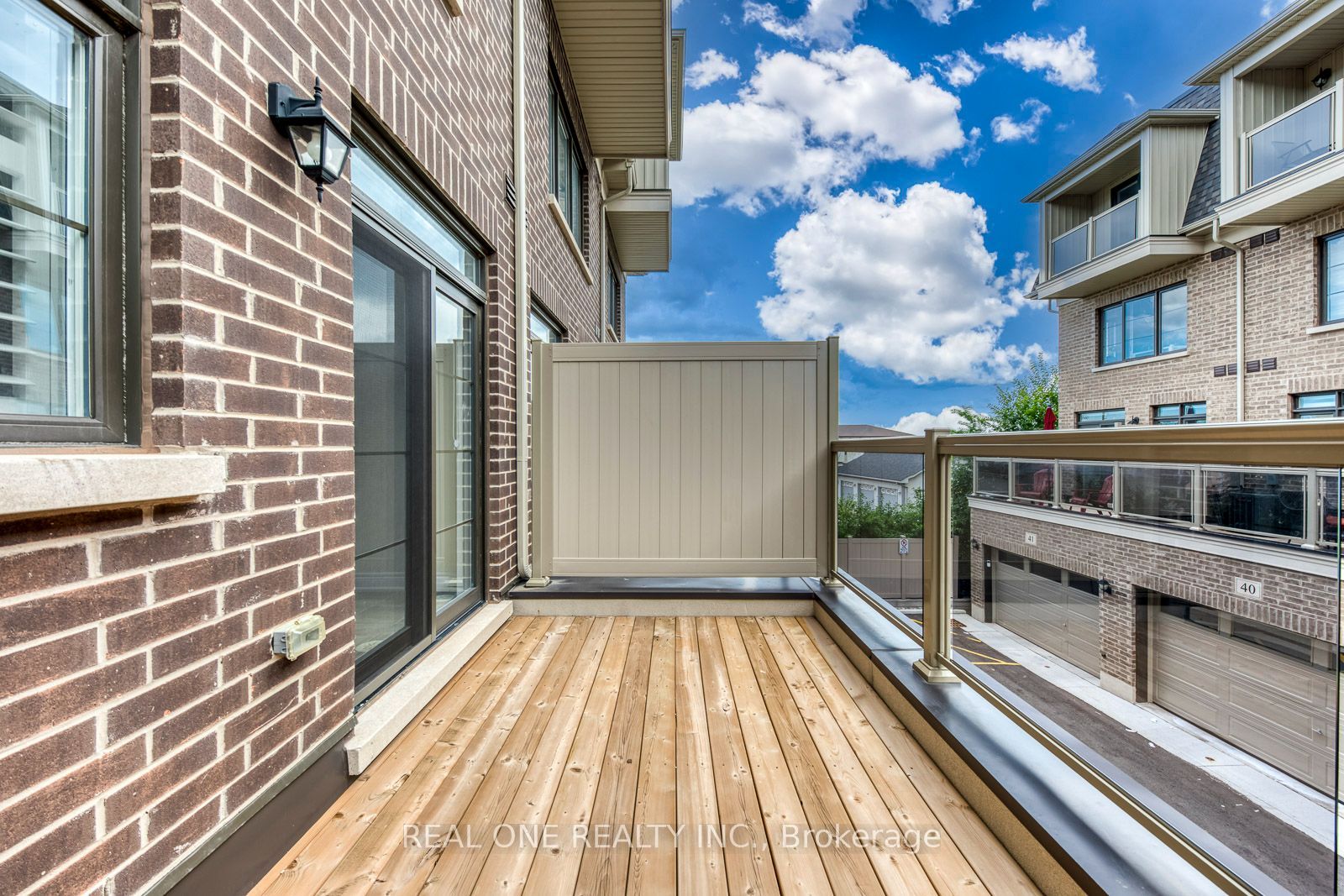 2140 Trafalgar Road 44 Property Photo 26