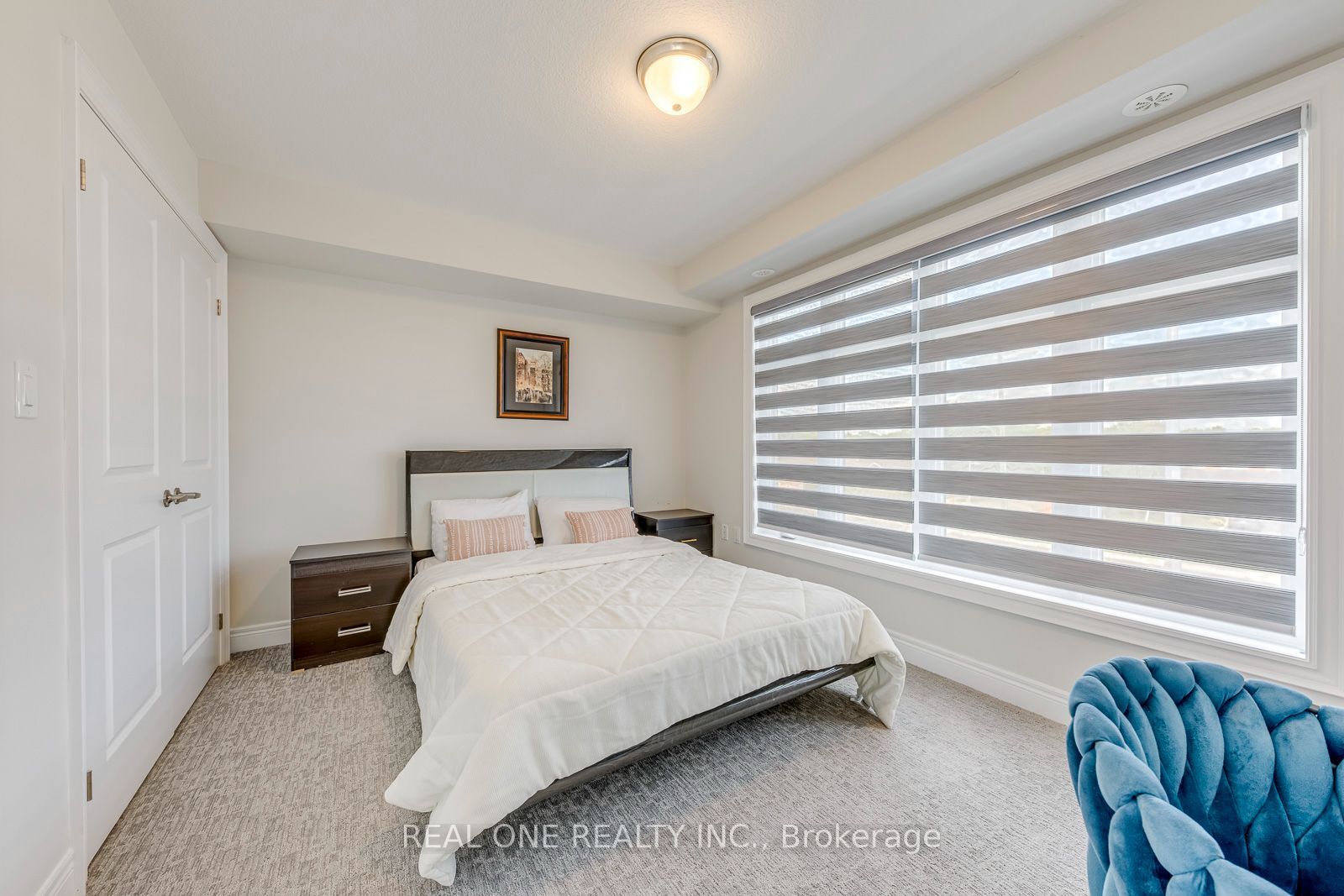 2140 Trafalgar Road 44 Property Photo 32