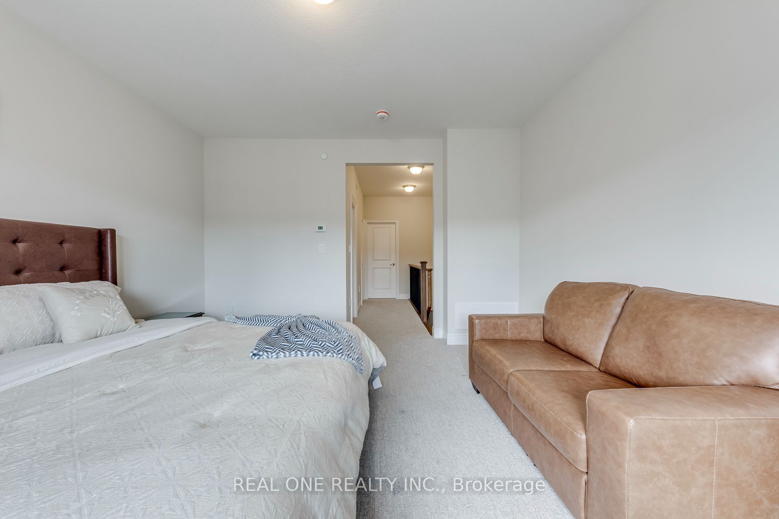 2140 Trafalgar Road 44 Property Photo 39