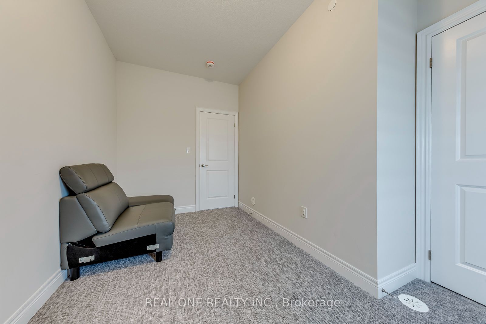 2140 Trafalgar Road 44 Property Photo 42