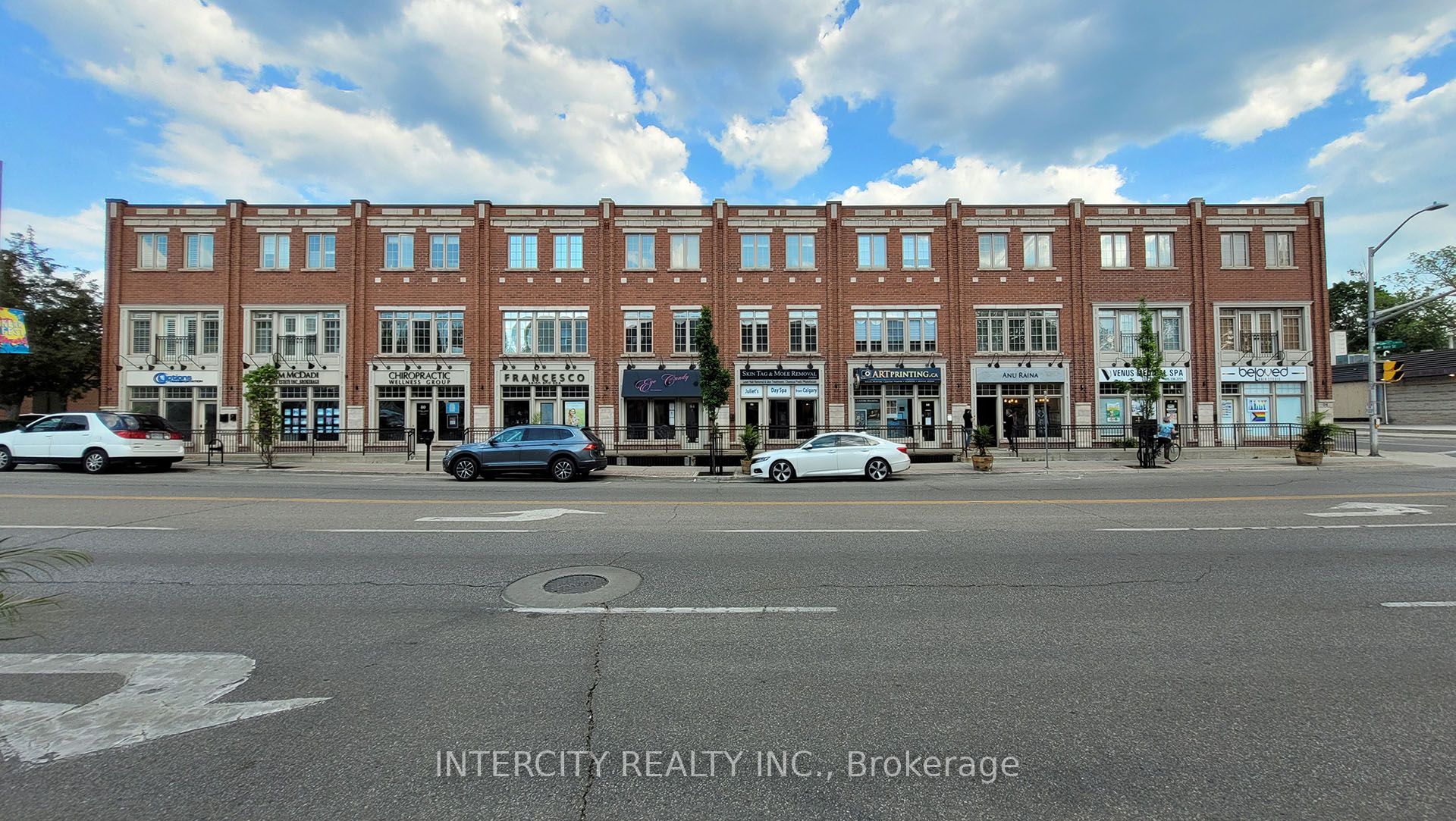 86 Lakeshore Road W Property Photo 2
