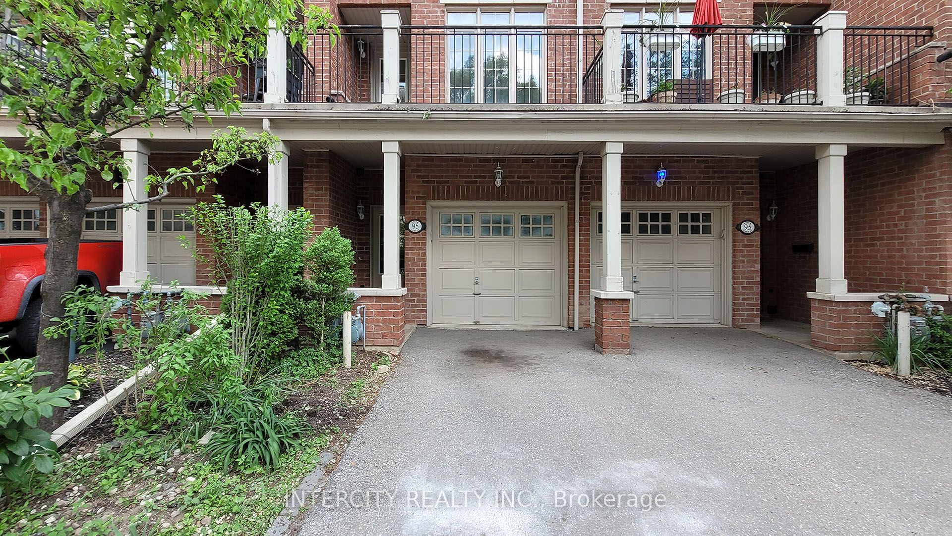 86 Lakeshore Road W Property Photo 8
