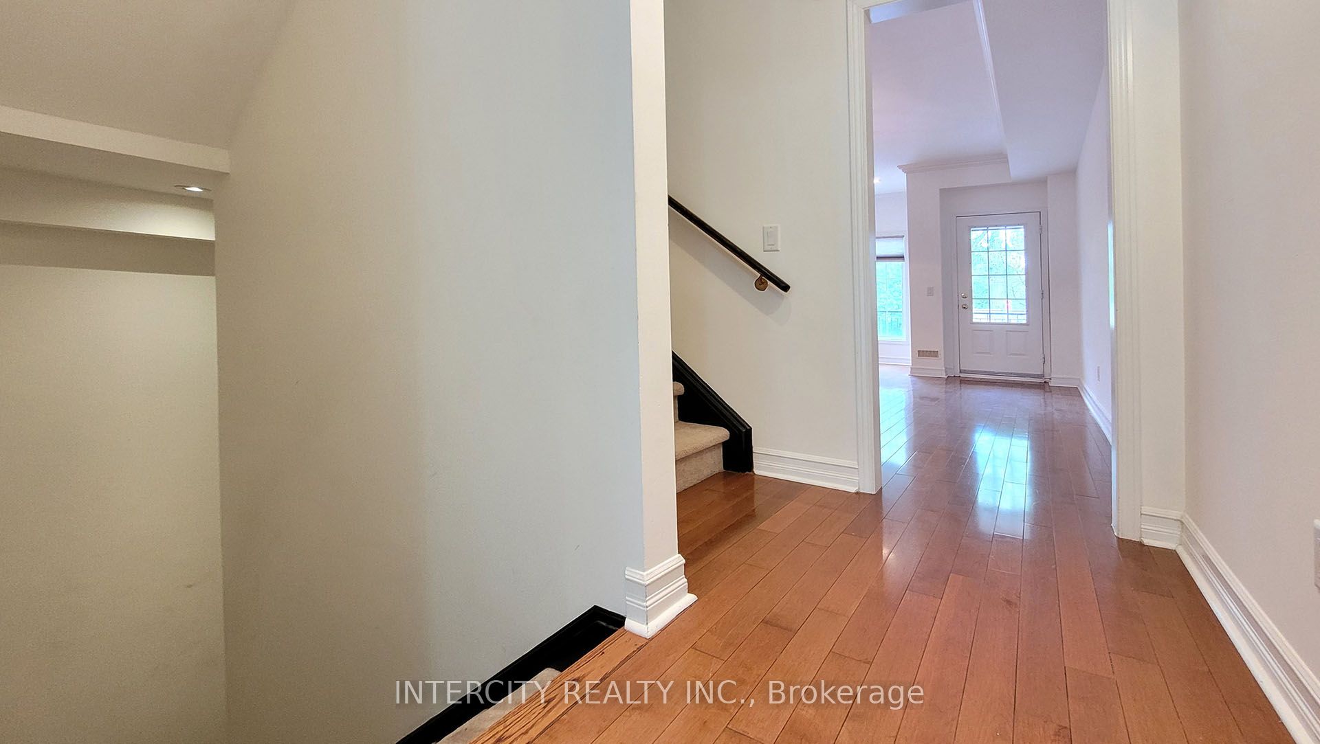 86 Lakeshore Road W Property Photo 25