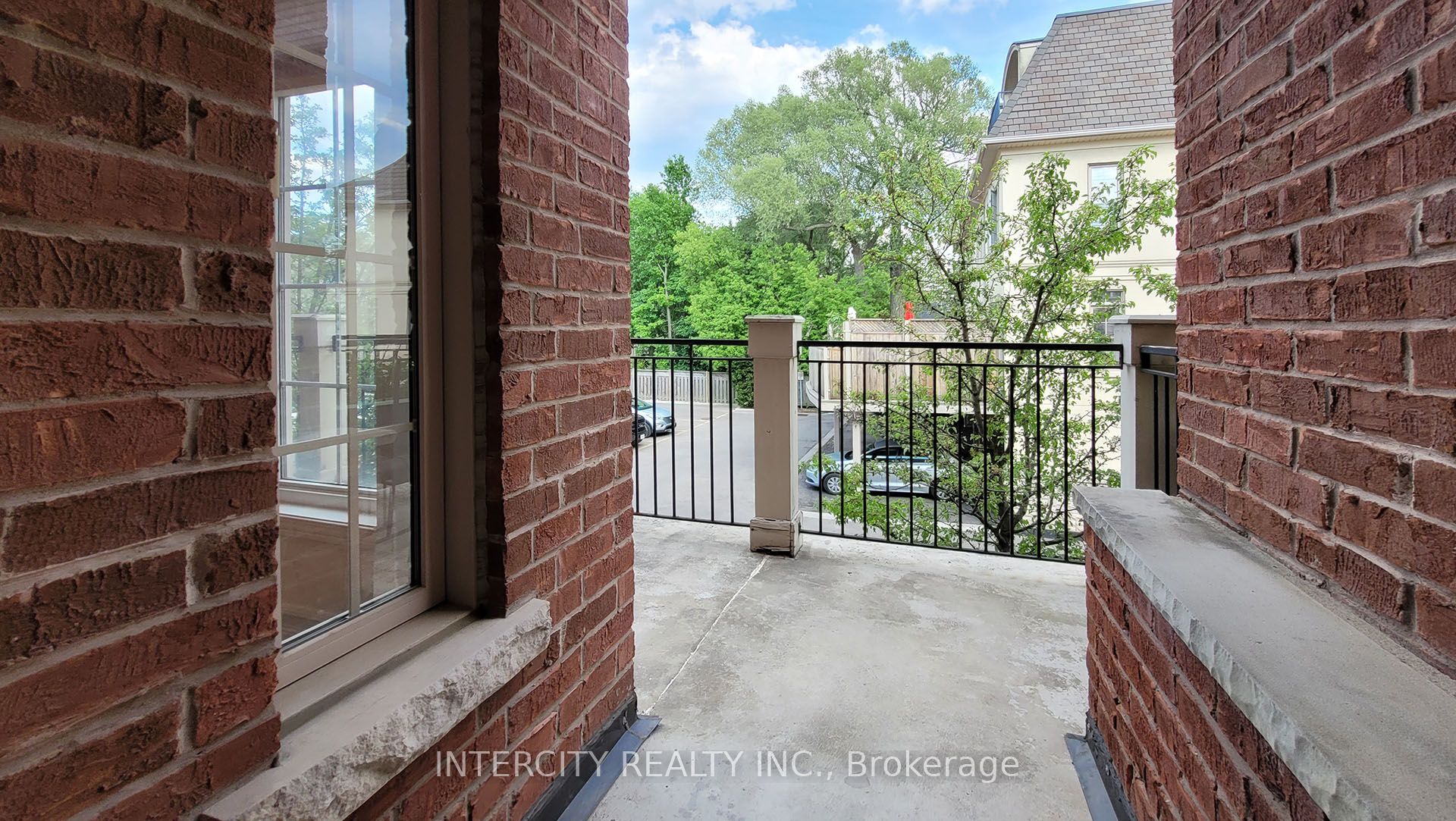 86 Lakeshore Road W Property Photo 29
