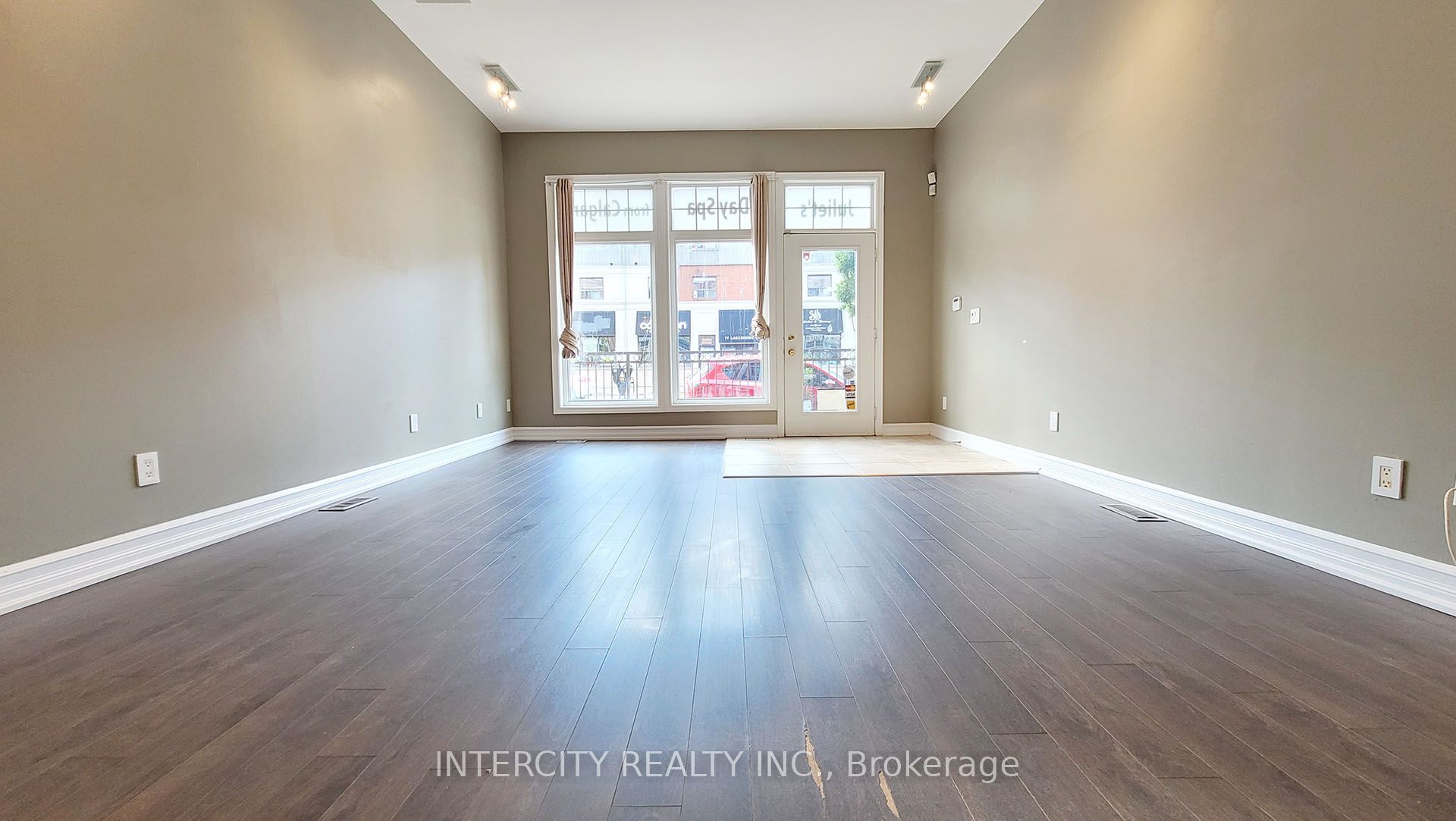 86 Lakeshore Road W Property Photo 33