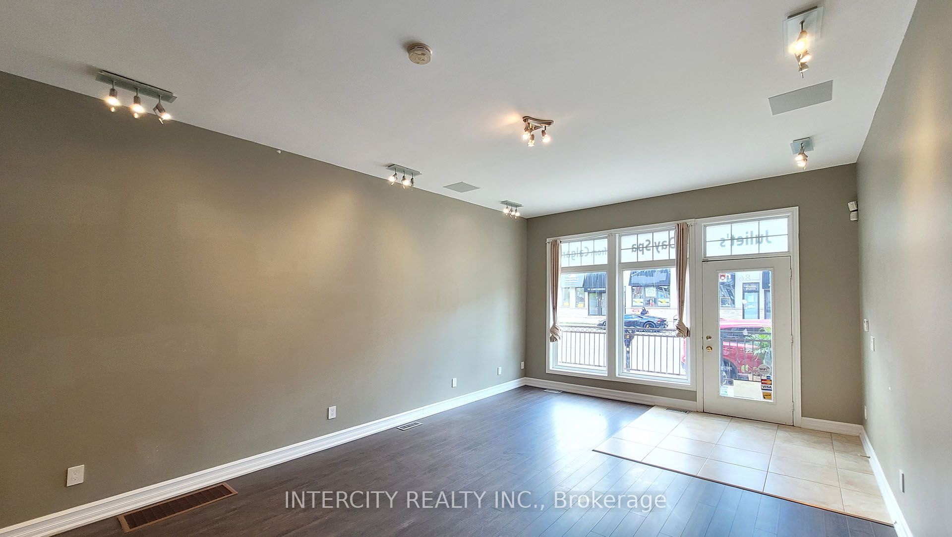 86 Lakeshore Road W Property Photo 34
