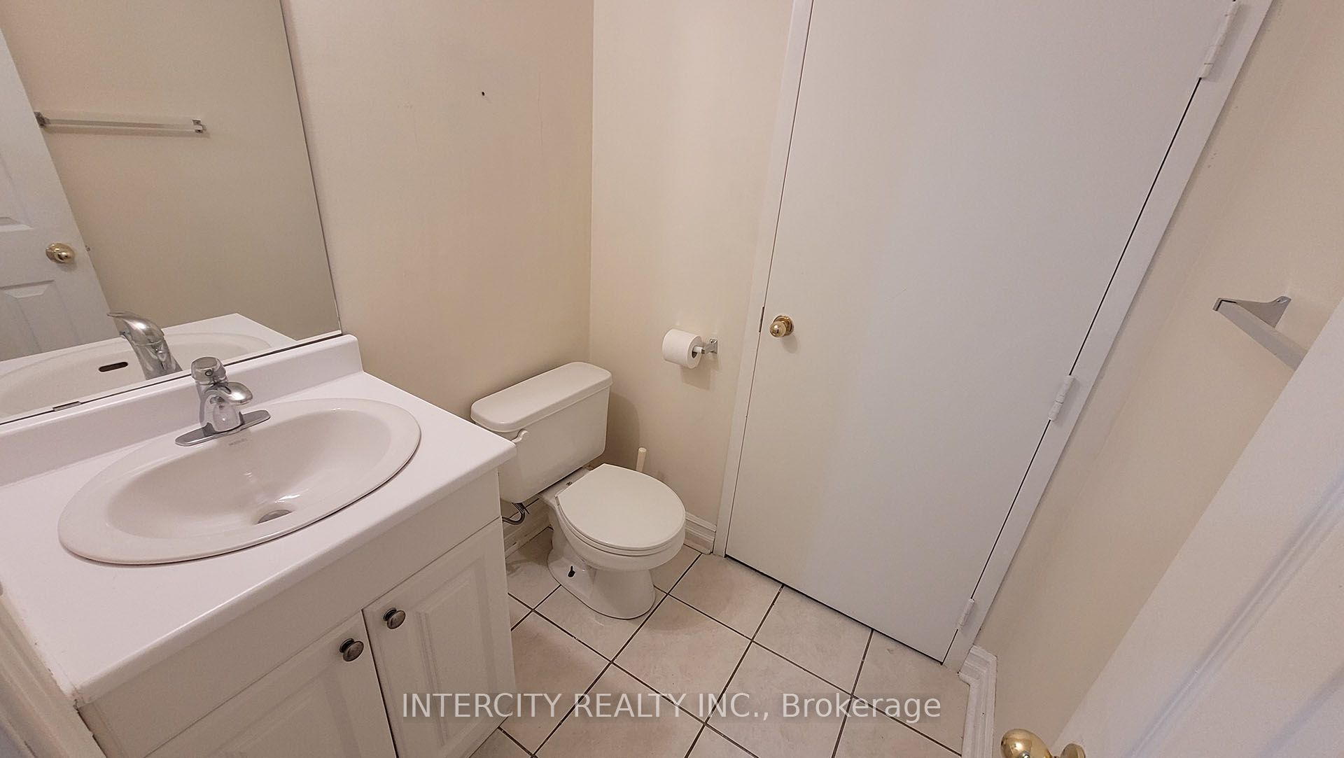 86 Lakeshore Road W Property Photo 46