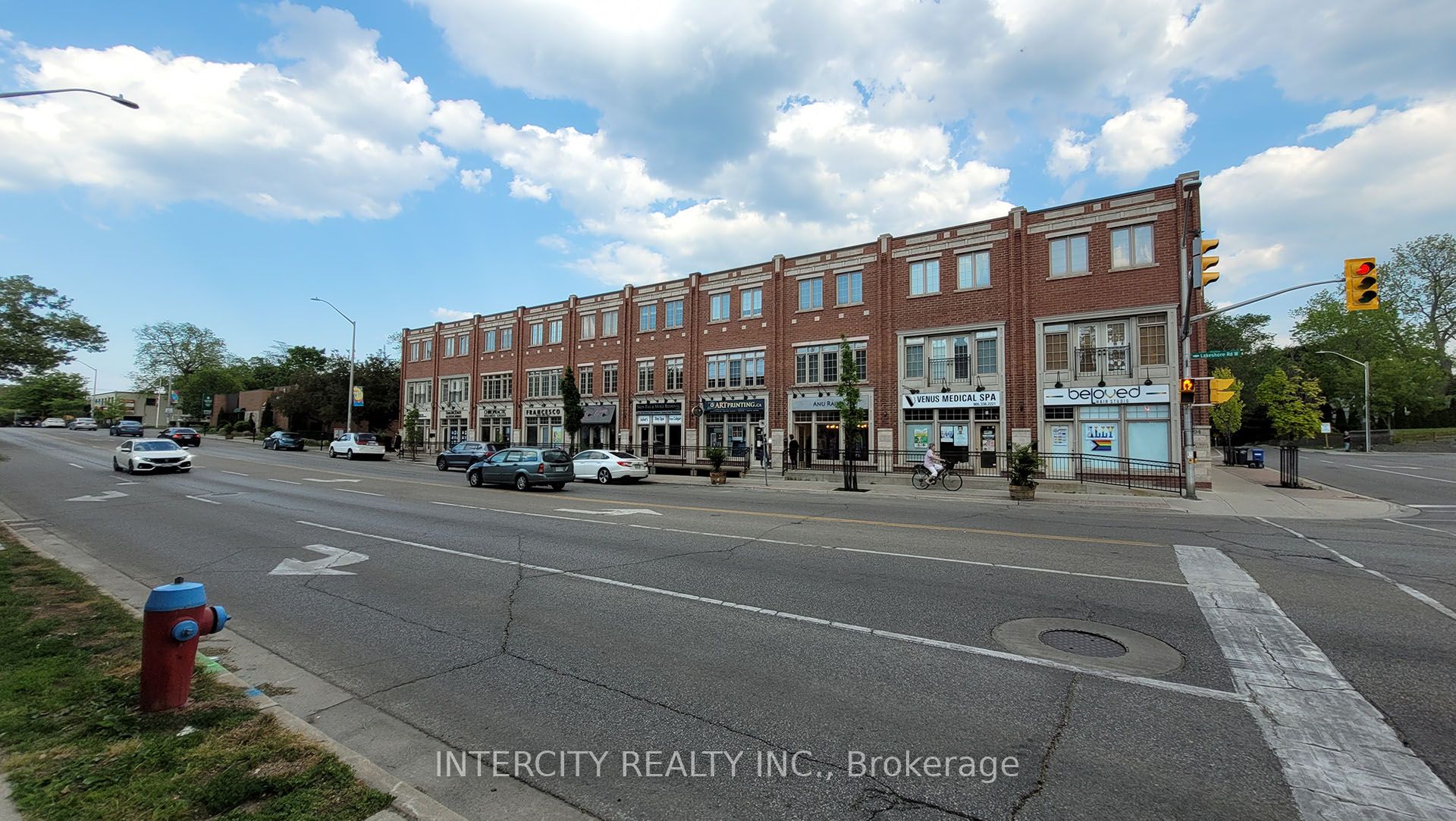 86 Lakeshore Road W Property Photo 5