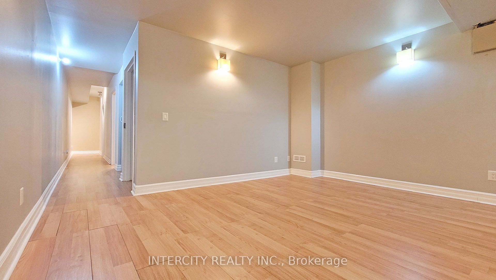 86 Lakeshore Road W Property Photo 18
