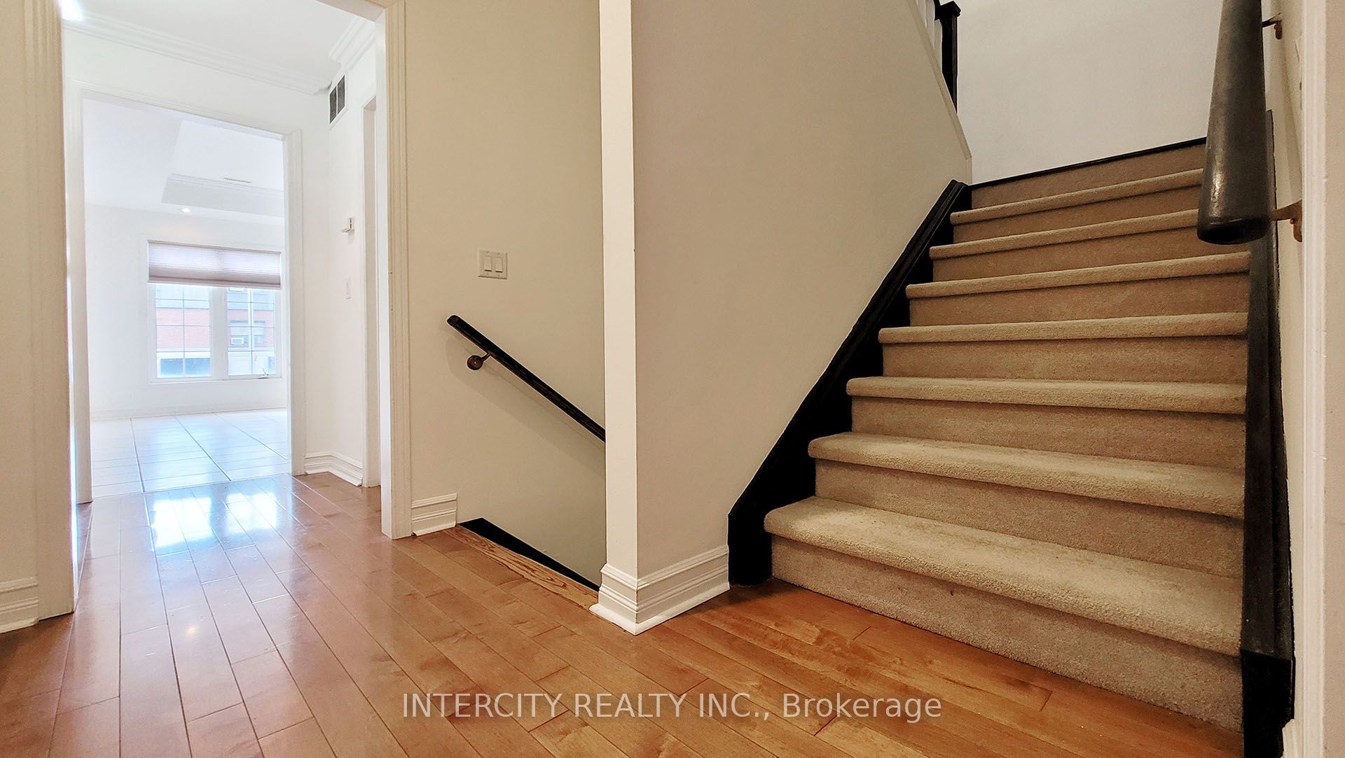 86 Lakeshore Road W Property Photo 38
