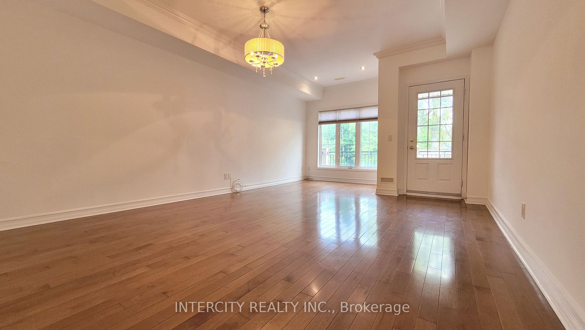 86 Lakeshore Road W Property Photo 39