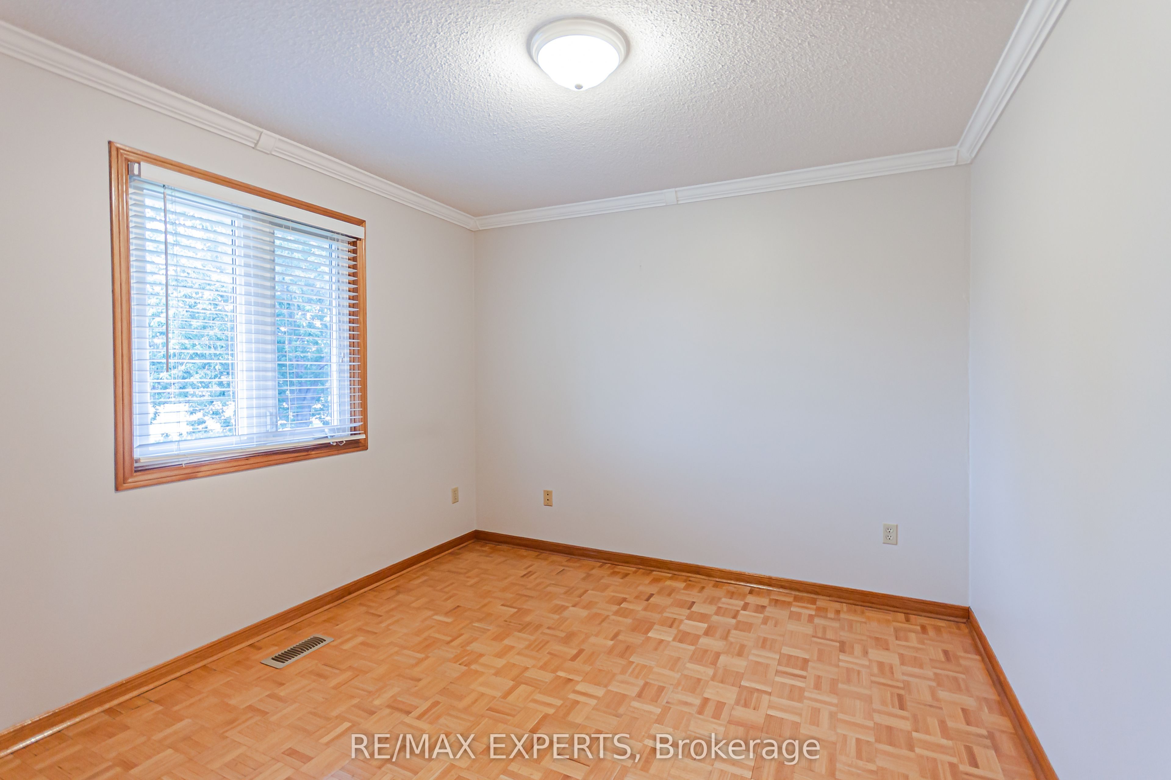 1343 Greenwood Crescent Property Photo 22