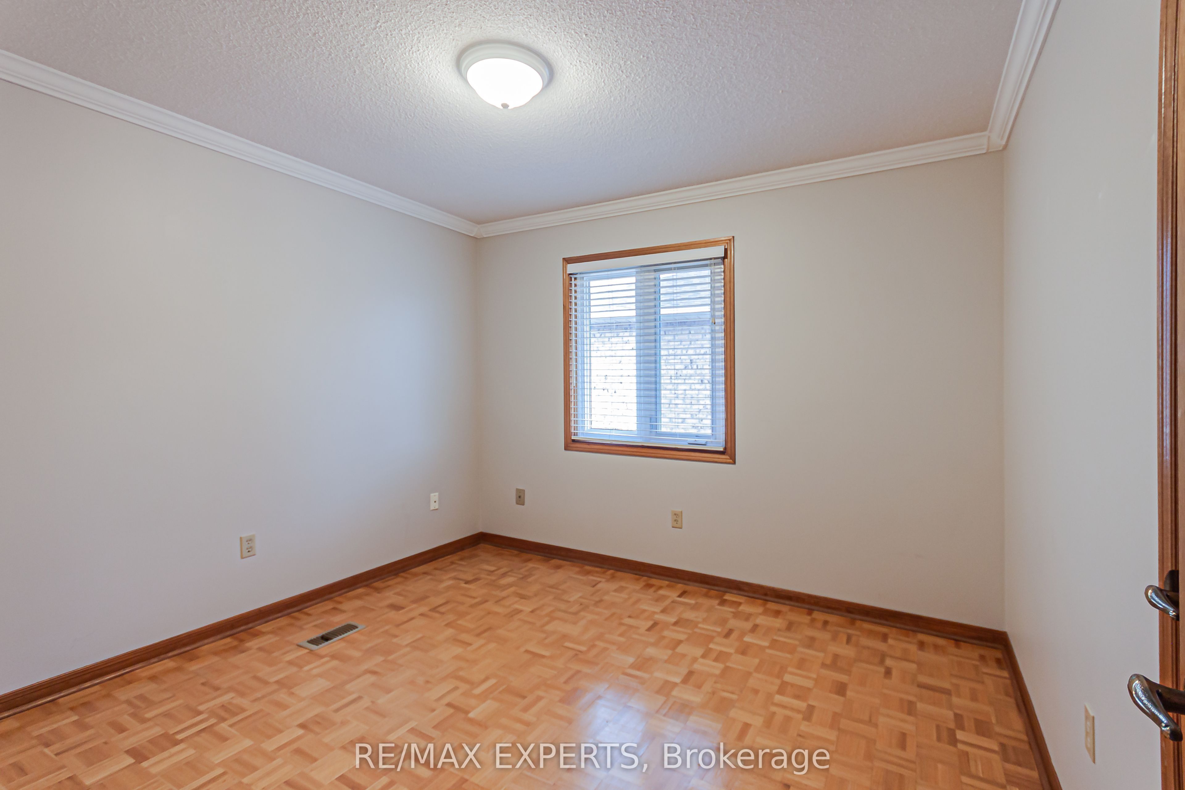 1343 Greenwood Crescent Property Photo 29