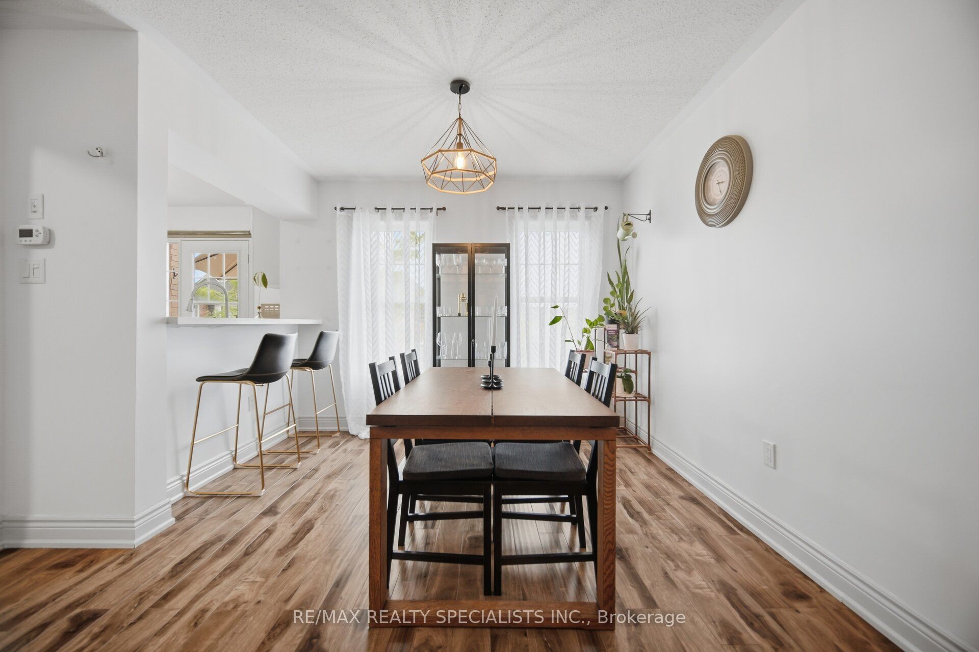 220 Mortimer Crescent Property Photo 14