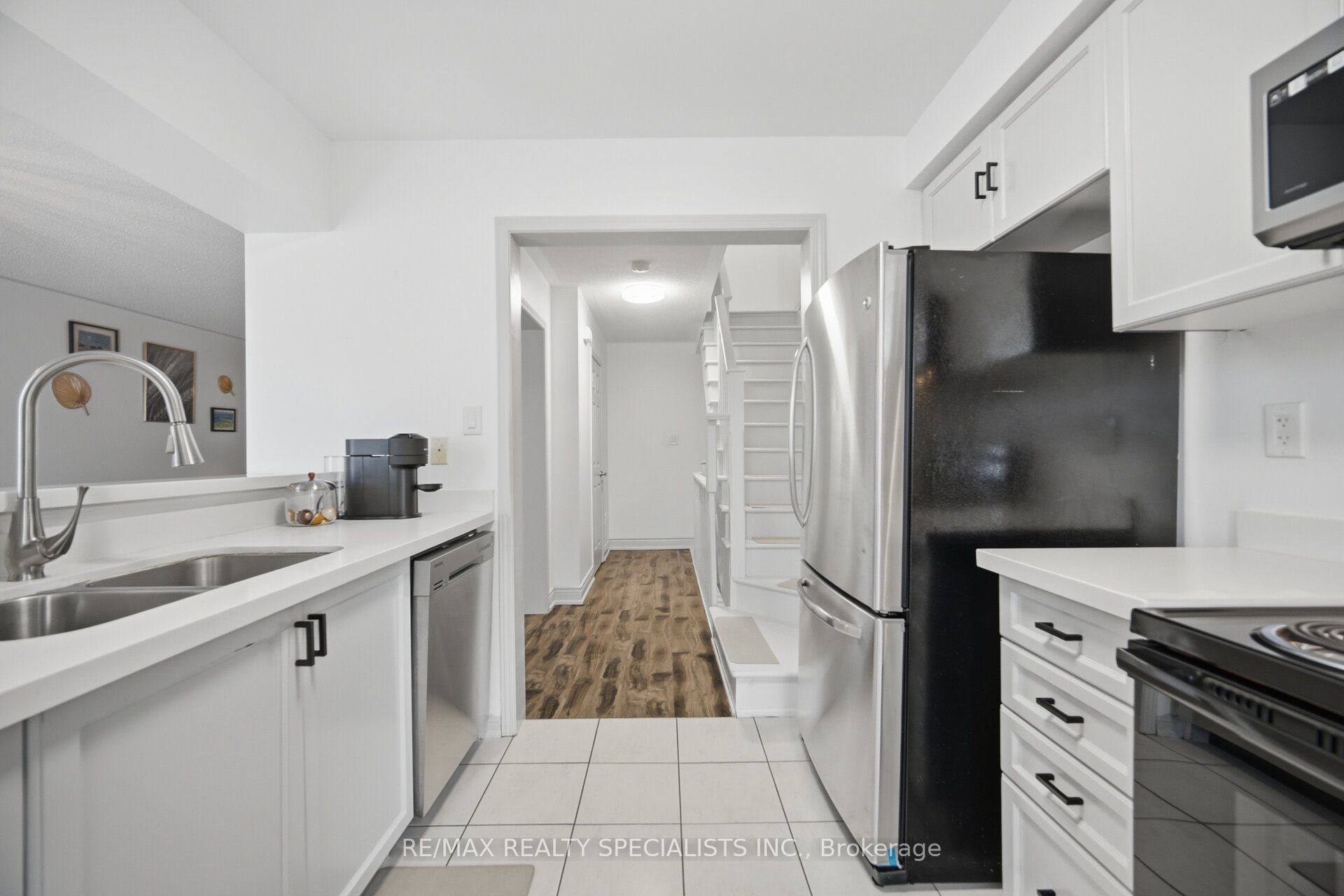 220 Mortimer Crescent Property Photo 22