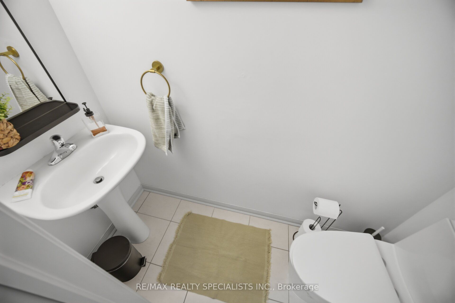 220 Mortimer Crescent Property Photo 23
