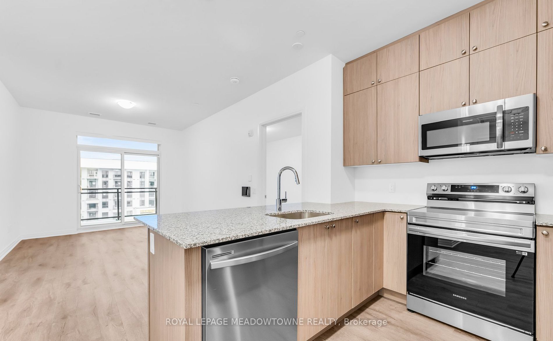 460 Gordon Krantz Avenue 511 Property Photo 6