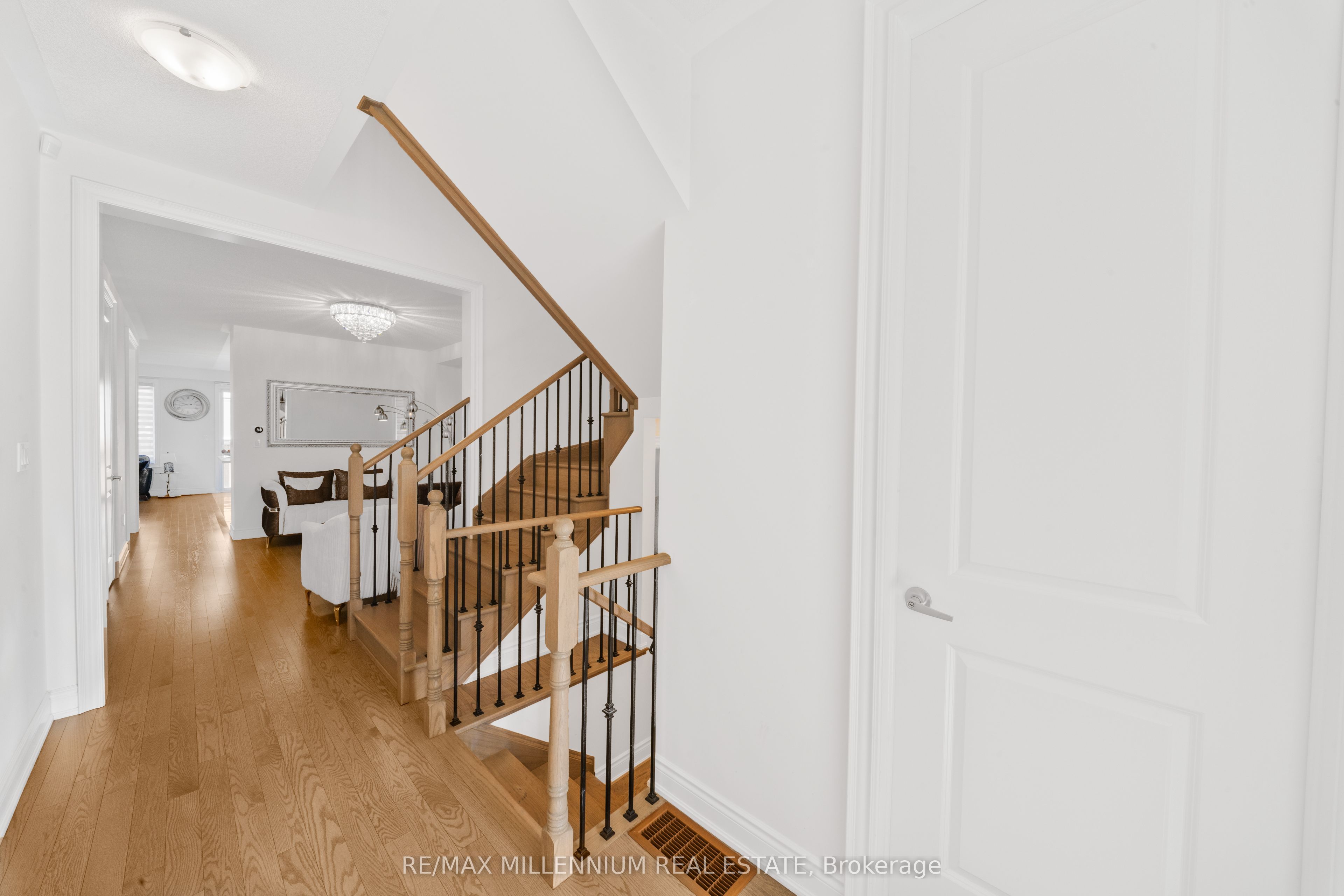 20 Calabria Drive Property Photo 6