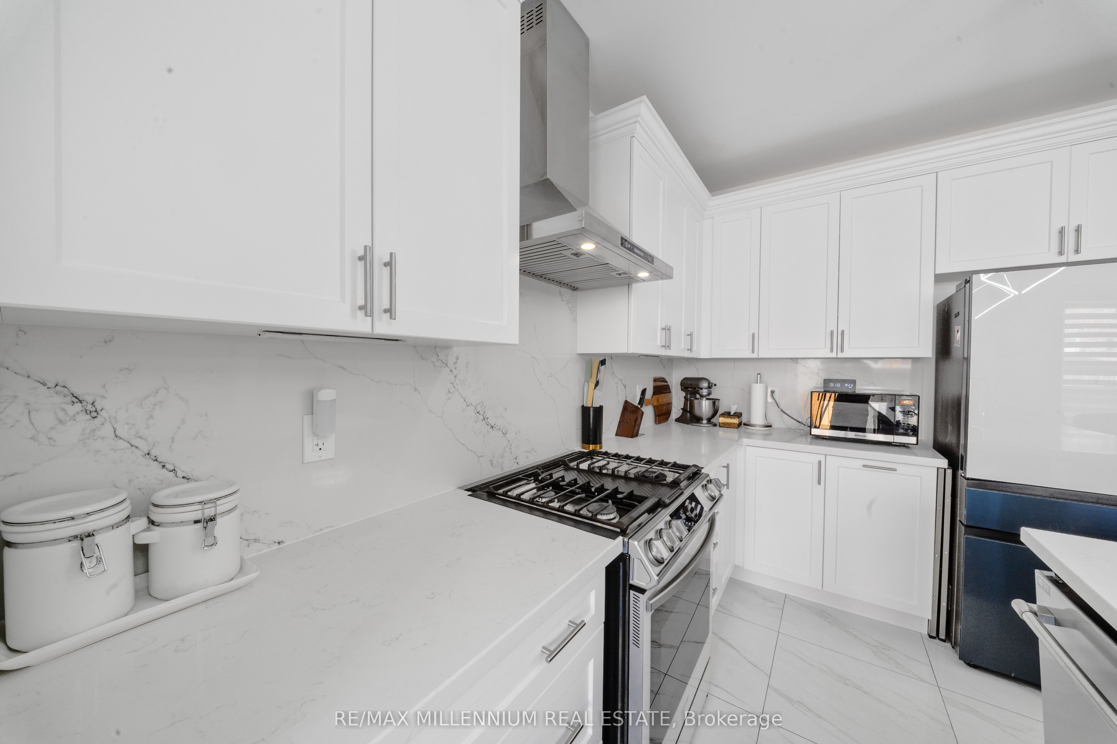 20 Calabria Drive Property Photo 11