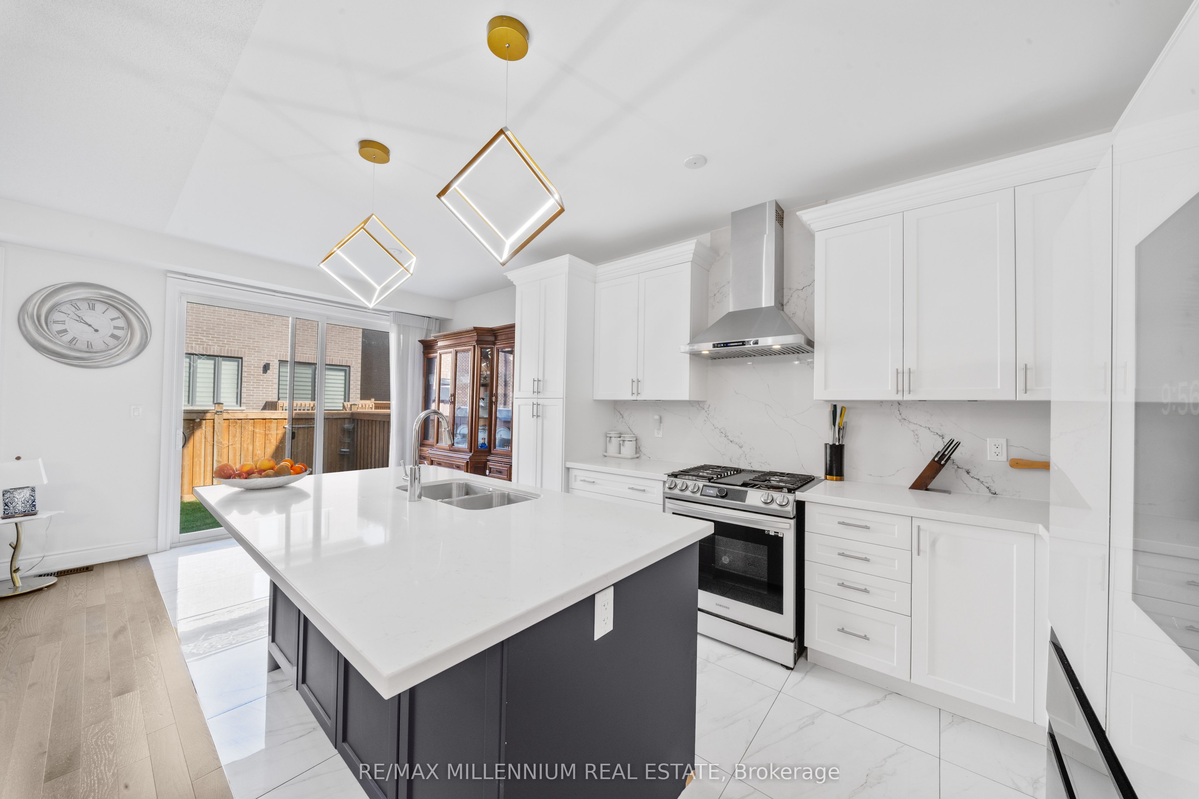 20 Calabria Drive Property Photo 12