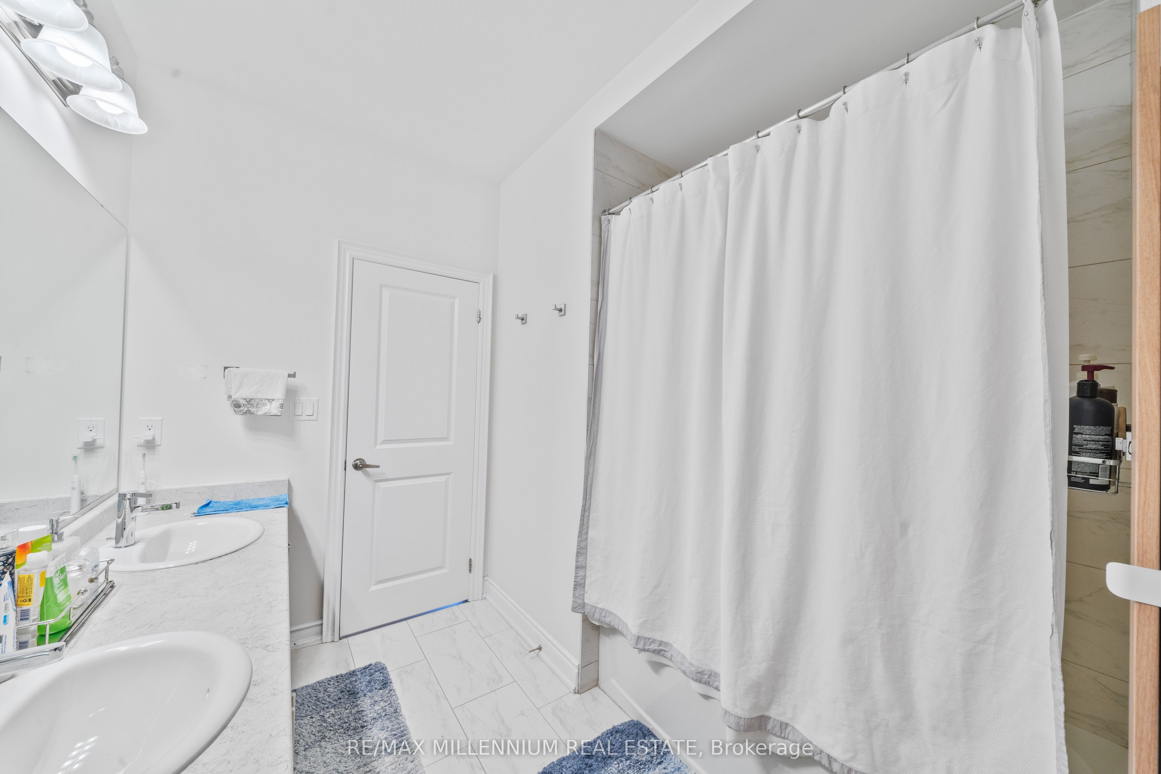 20 Calabria Drive Property Photo 23