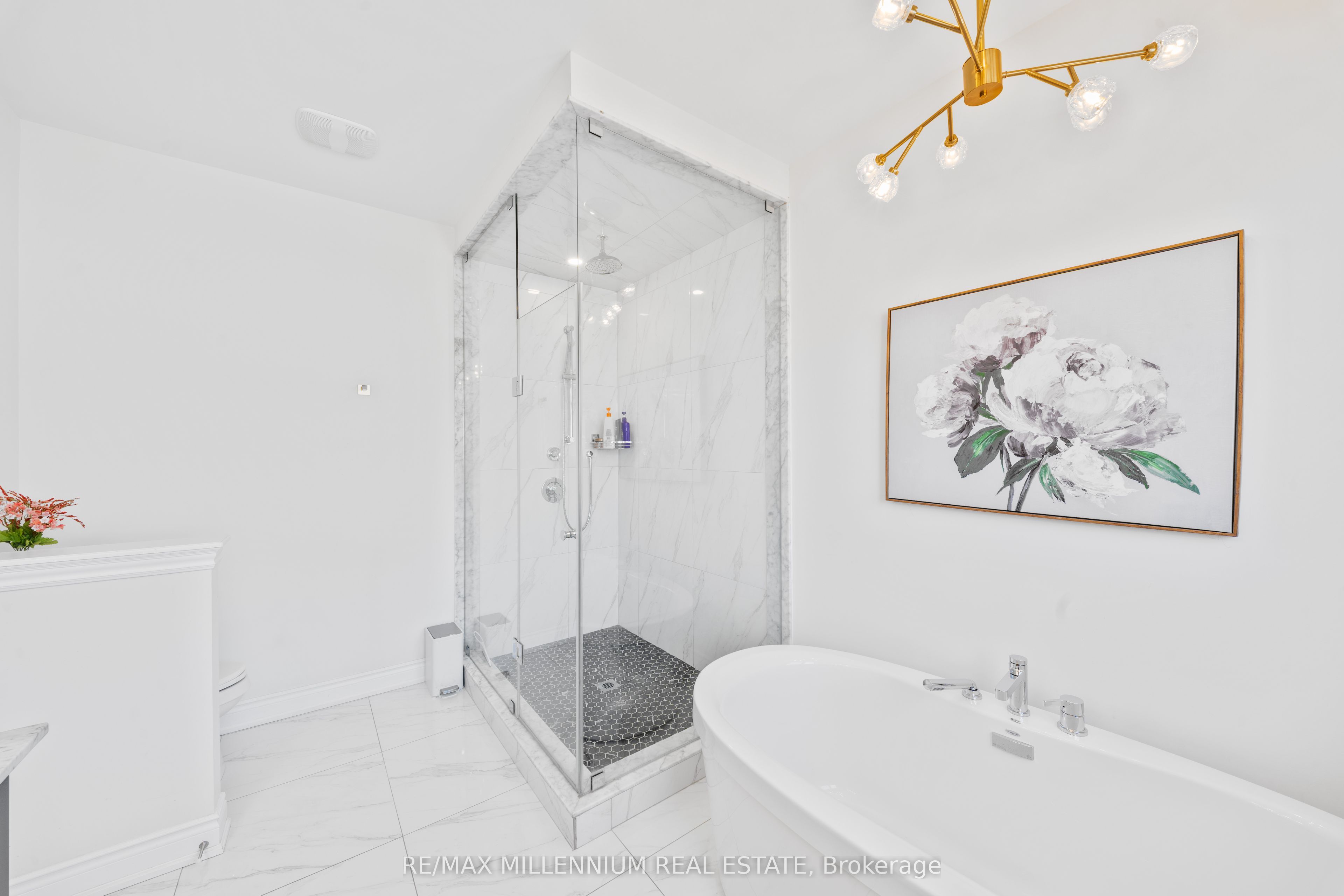 20 Calabria Drive Property Photo 28